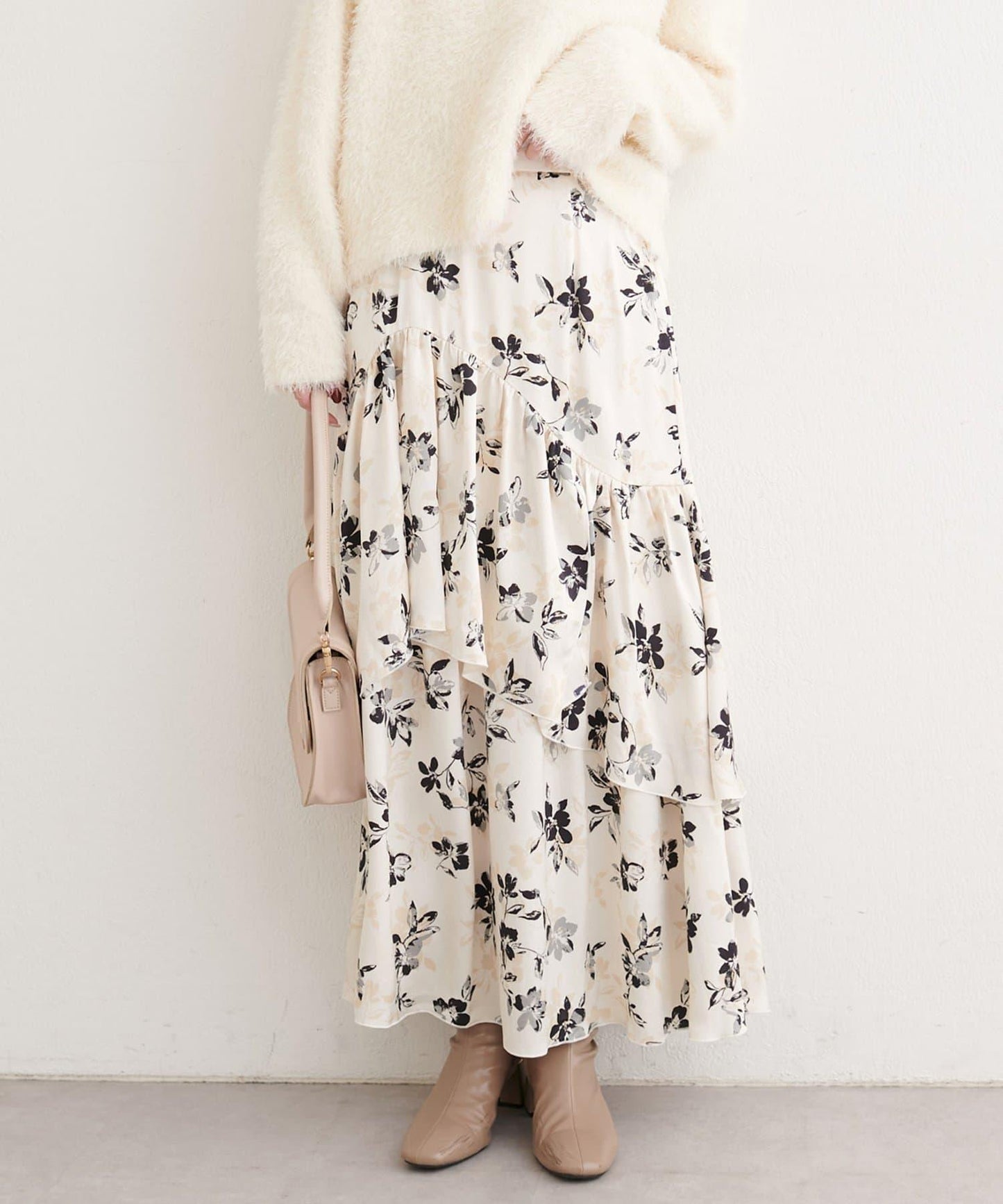 下襬包邊半身裙