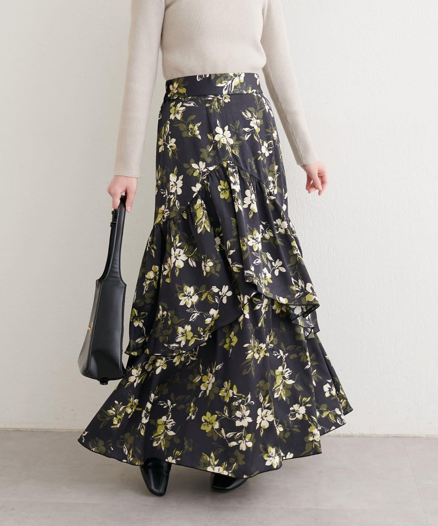 下襬包邊半身裙