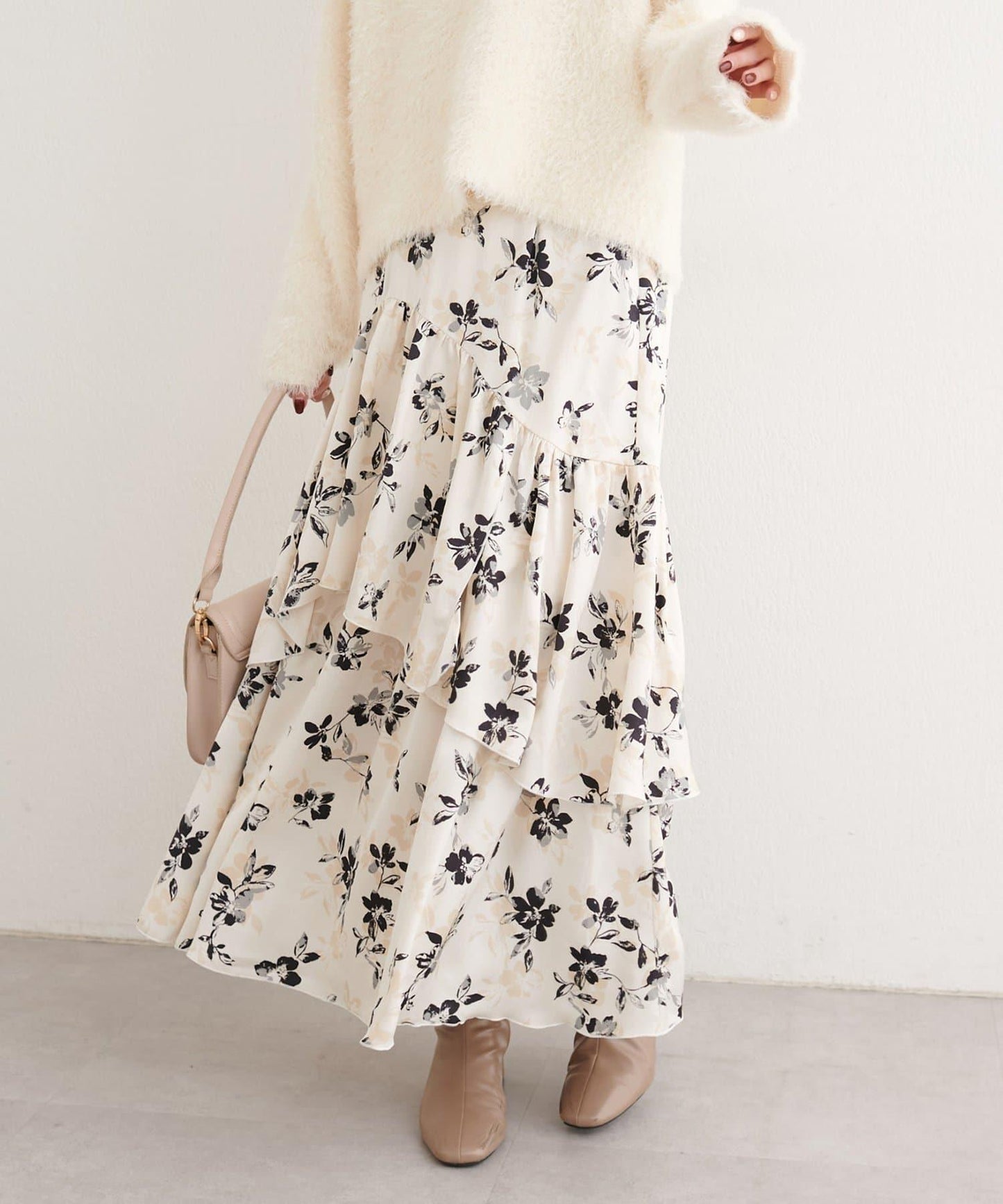 下襬包邊半身裙