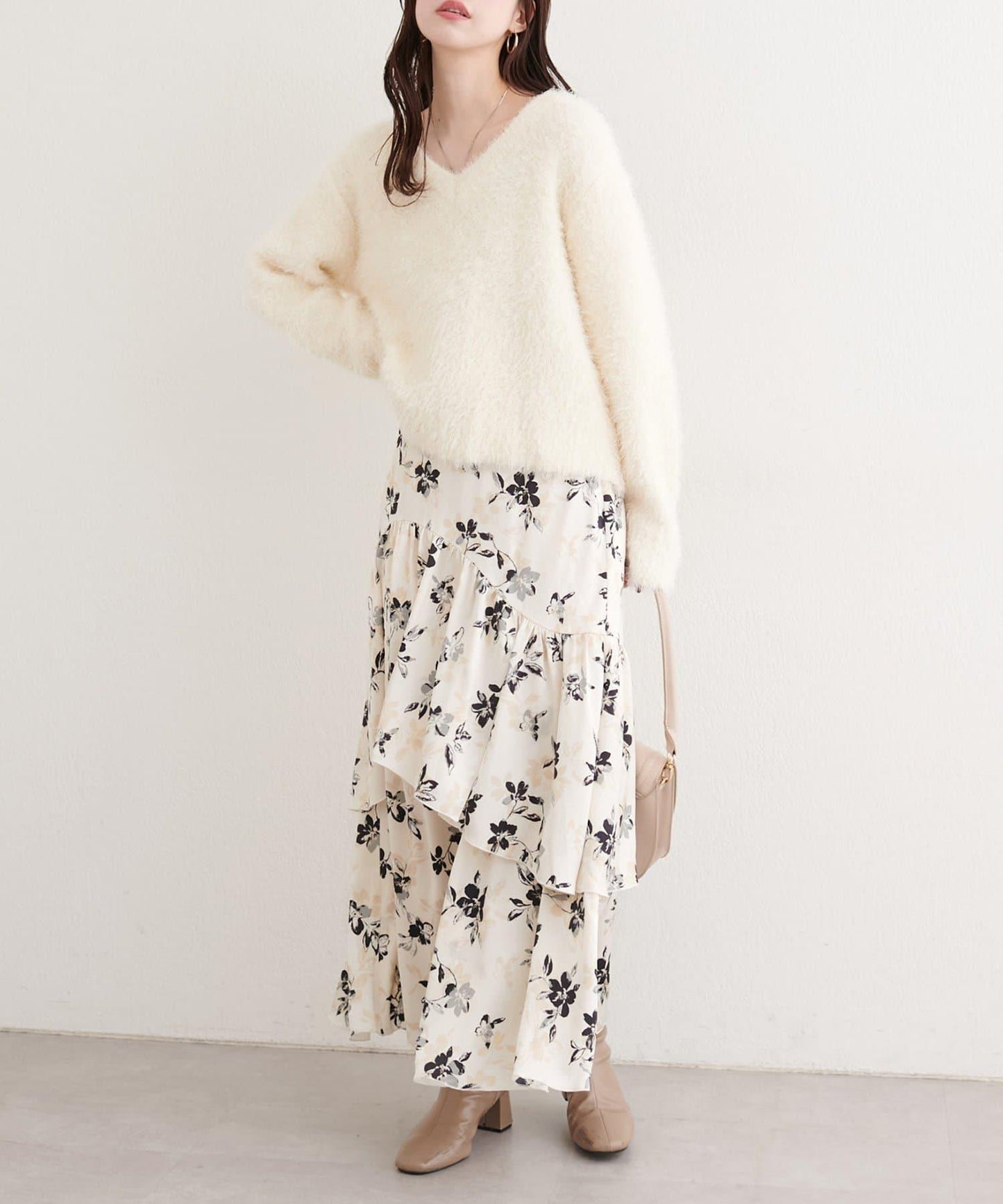 下襬包邊半身裙