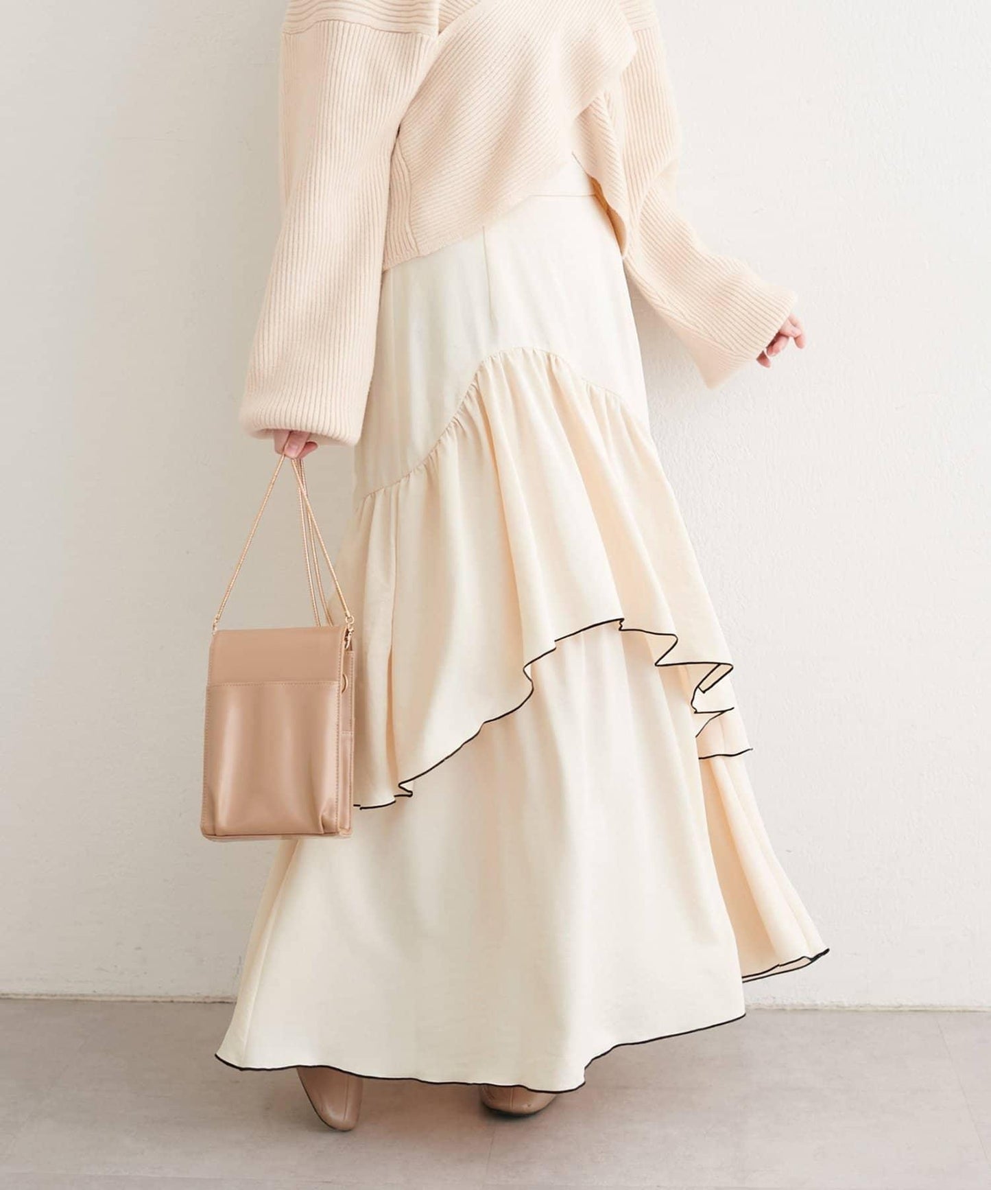 下襬包邊半身裙