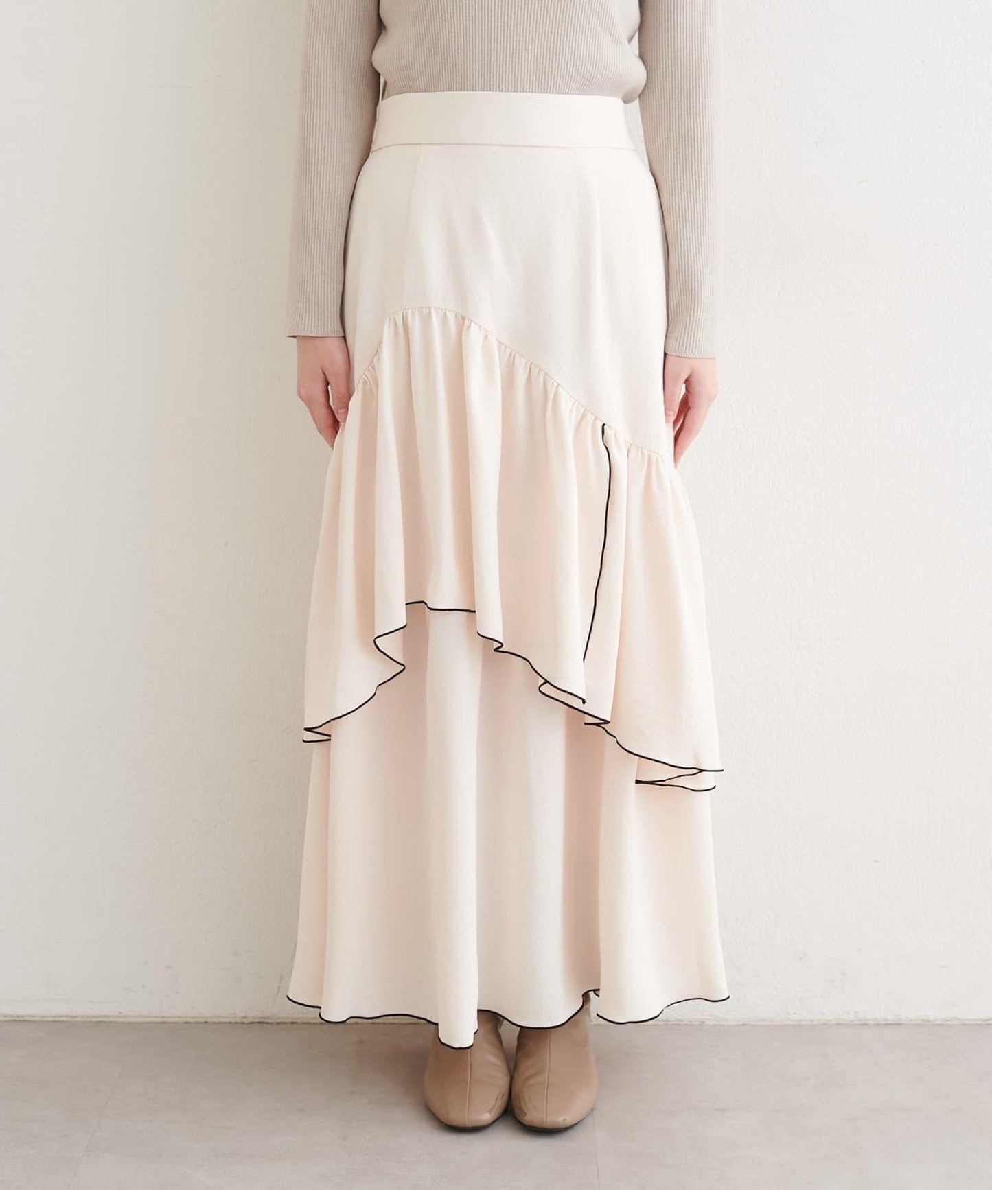 下襬包邊半身裙