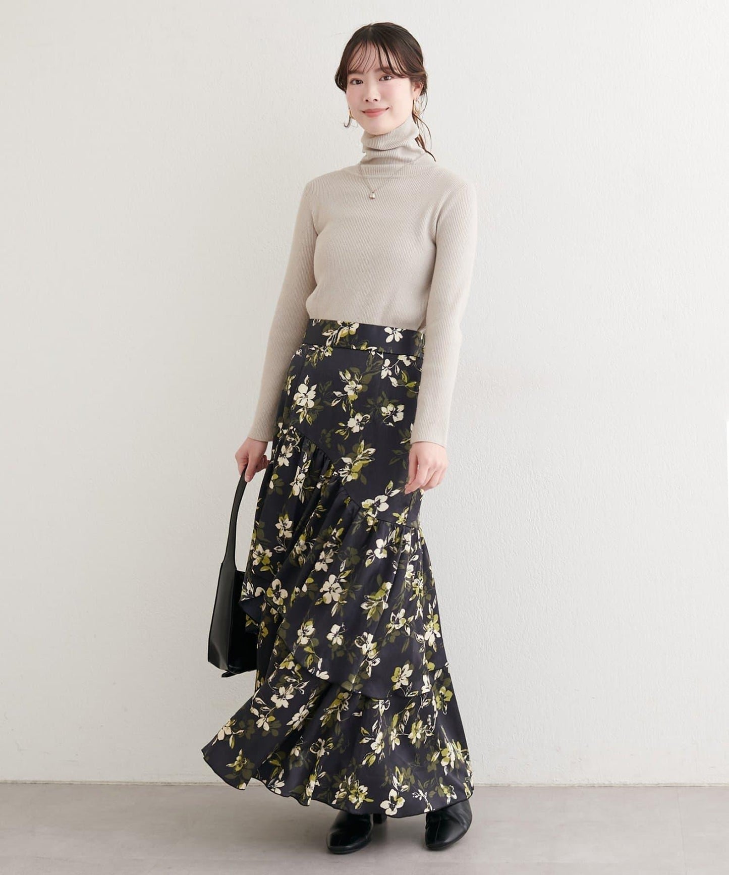 下襬包邊半身裙