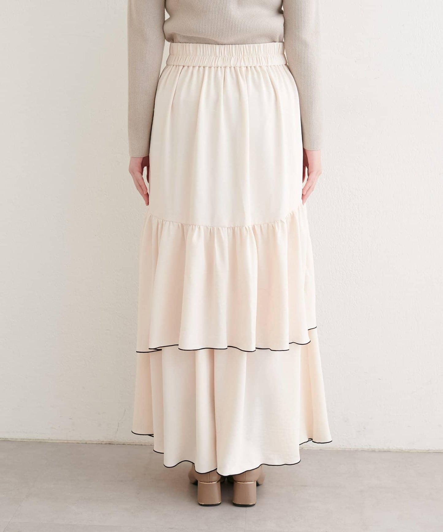 下襬包邊半身裙