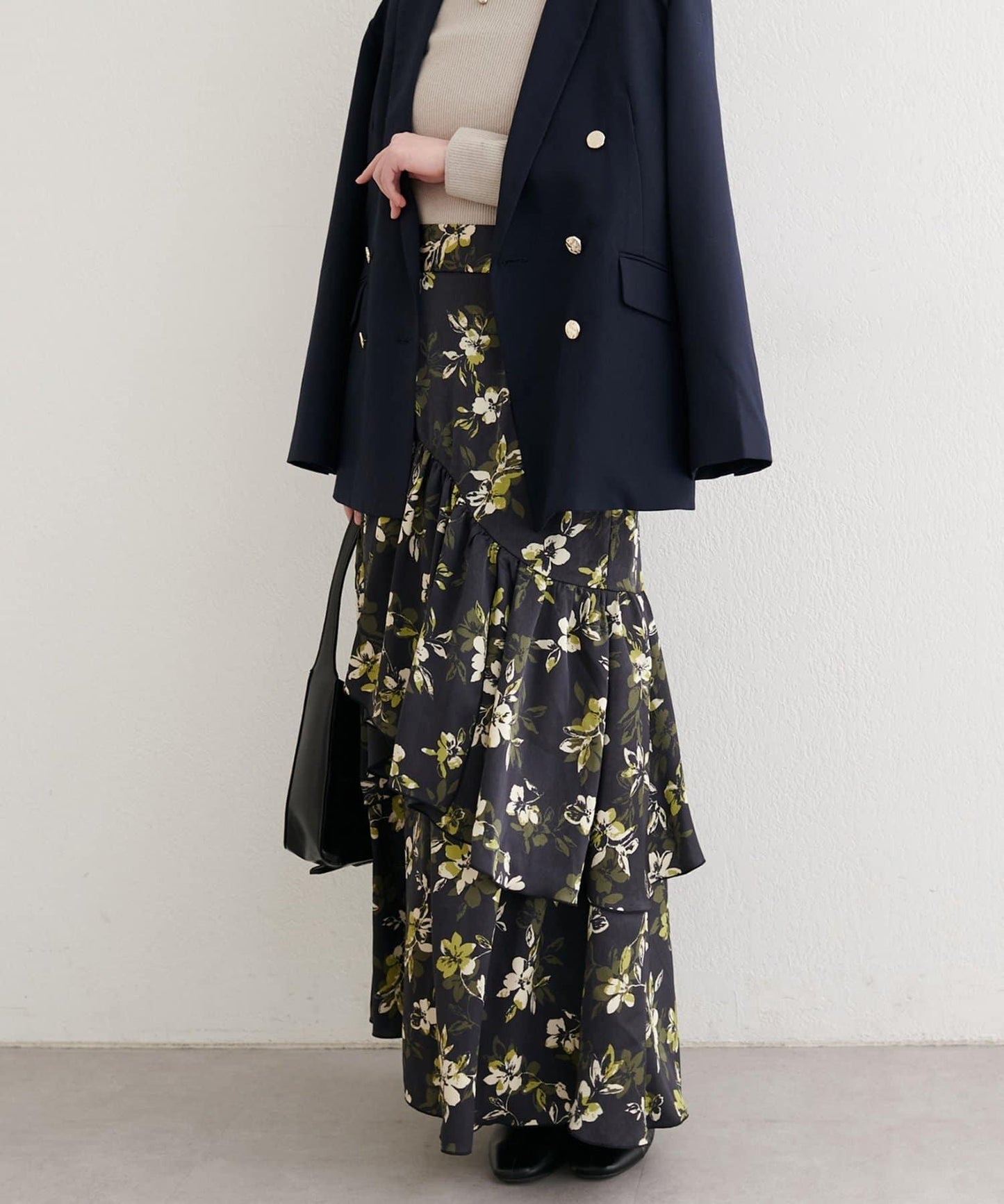 下襬包邊半身裙