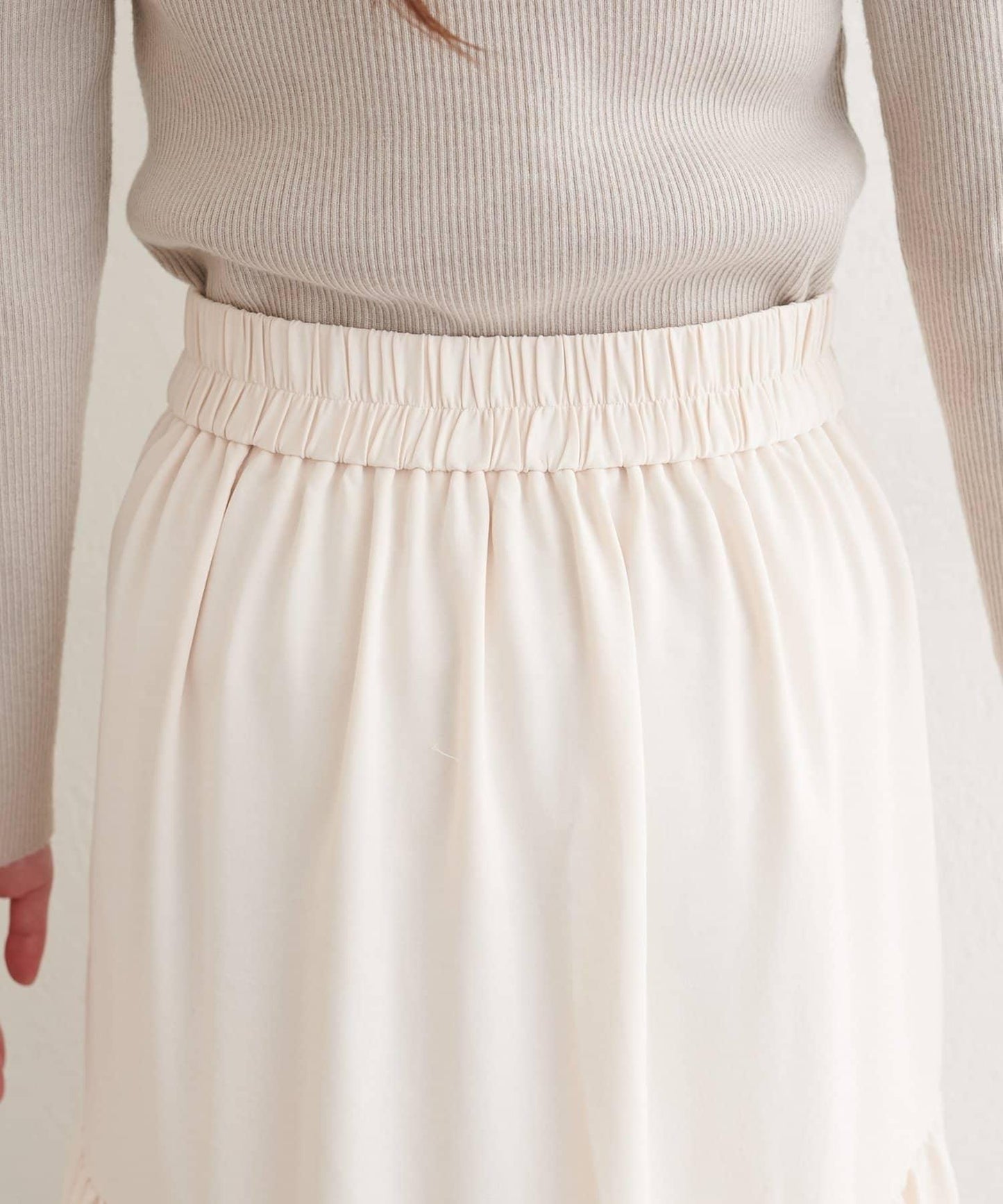 下襬包邊半身裙