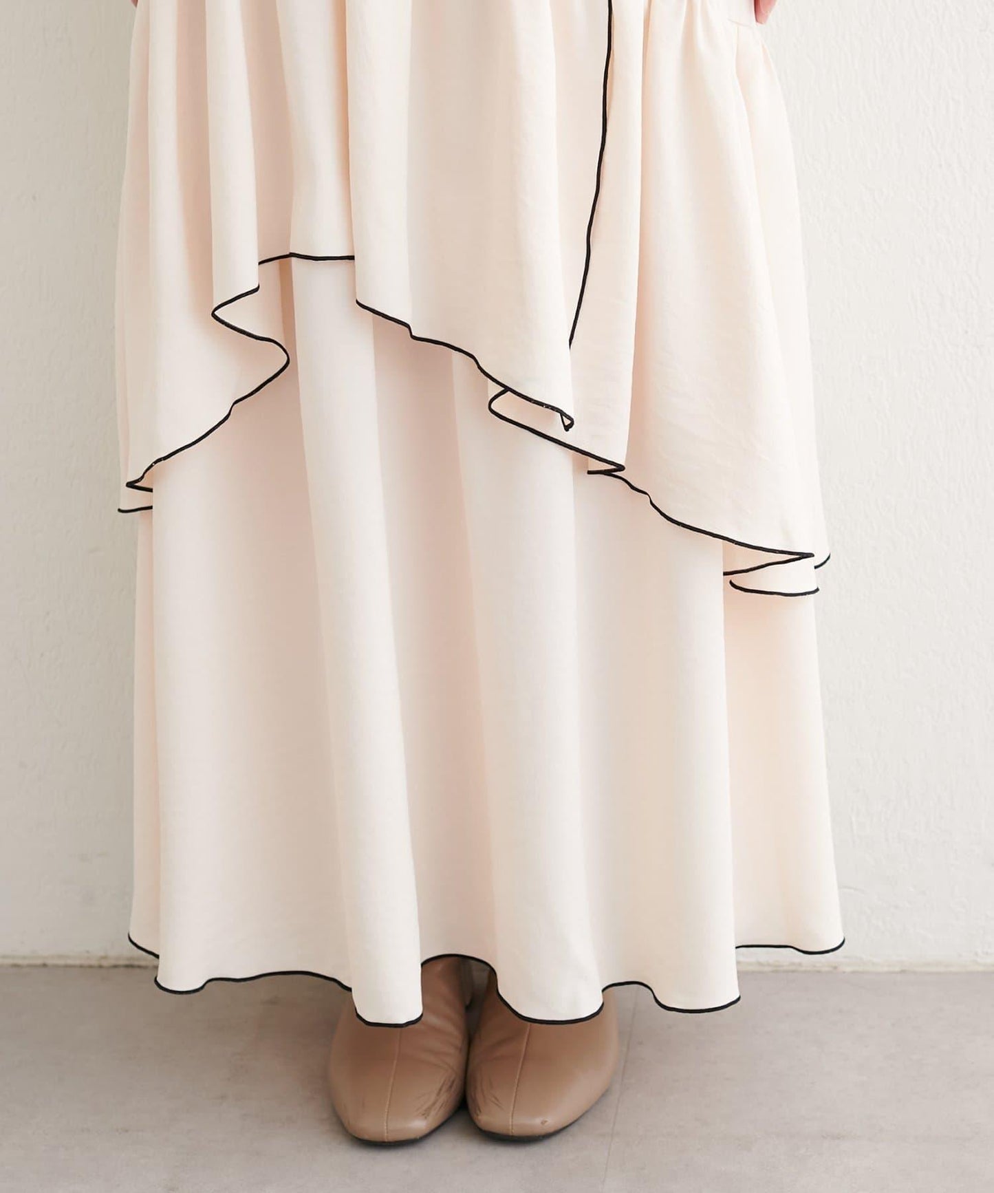 下襬包邊半身裙