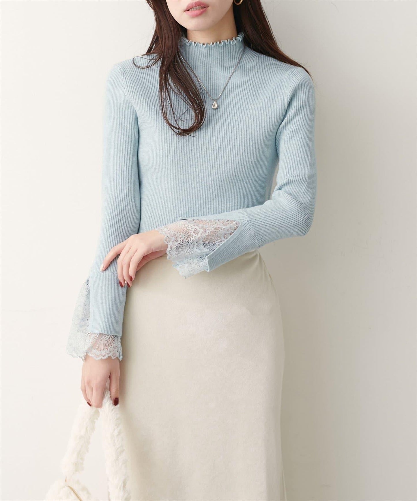 袖口蕾絲柔軟羅紋高領衫