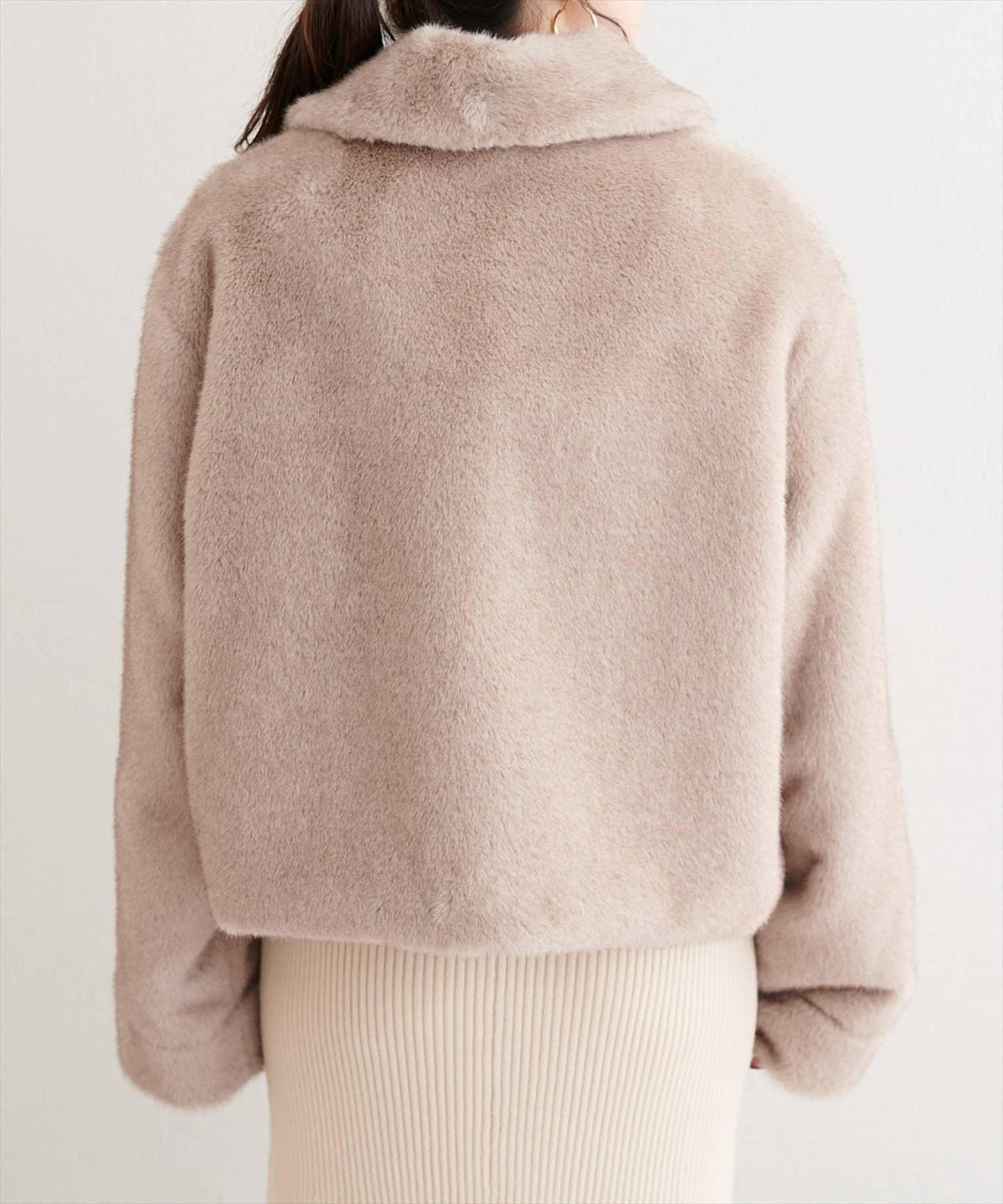 仿皮草短款外套