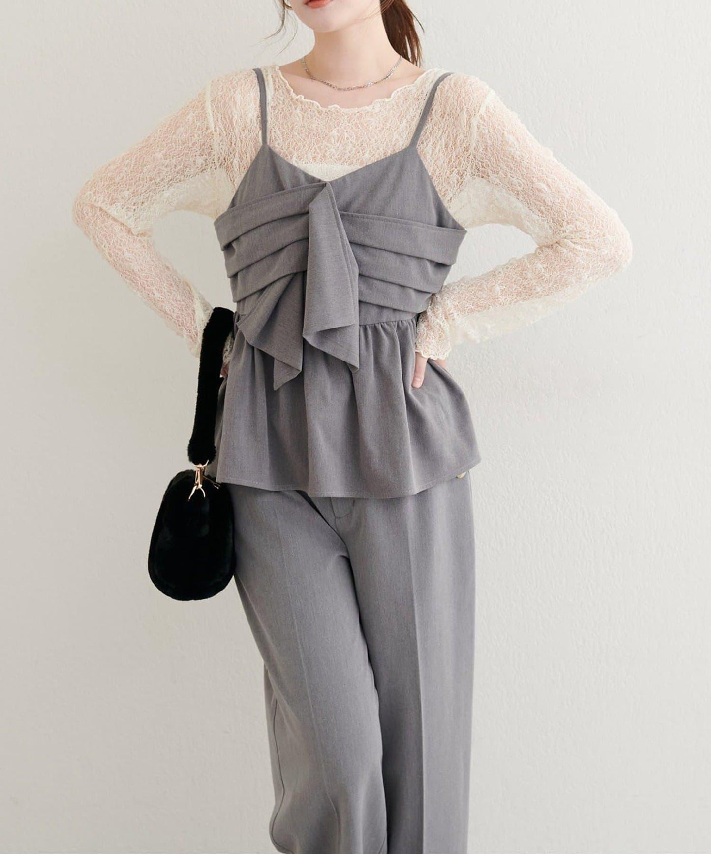 【Every very】蝴蝶結吊帶背心+蕾絲波浪邊T恤套裝