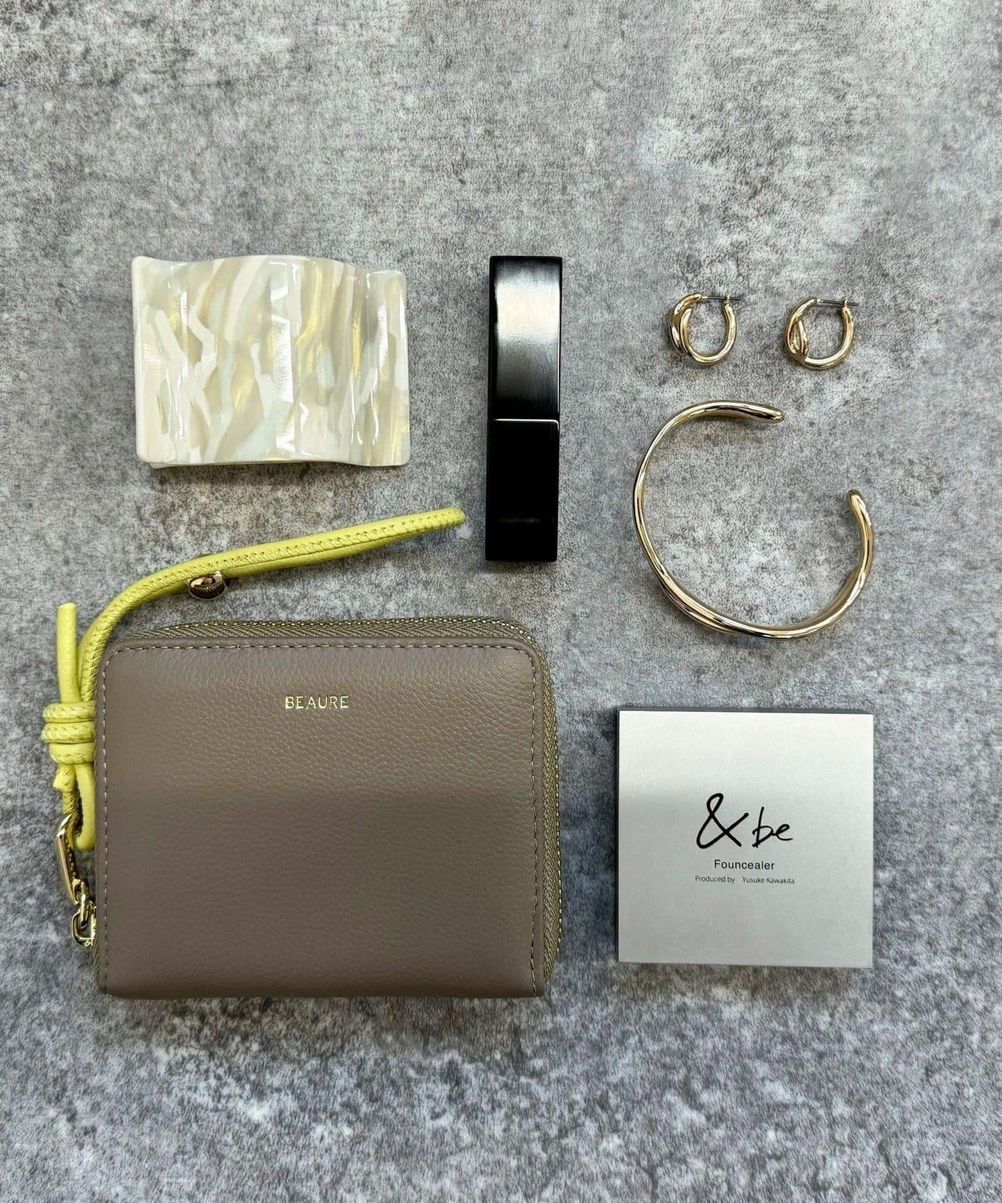 【BEAURE/ビュレ】皮革肩帶錢包 M