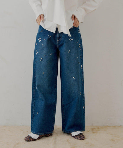 【SALON by Chico】花朵水鑽裝飾直筒牛仔褲