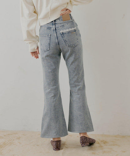 蕾絲設計喇叭牛仔褲