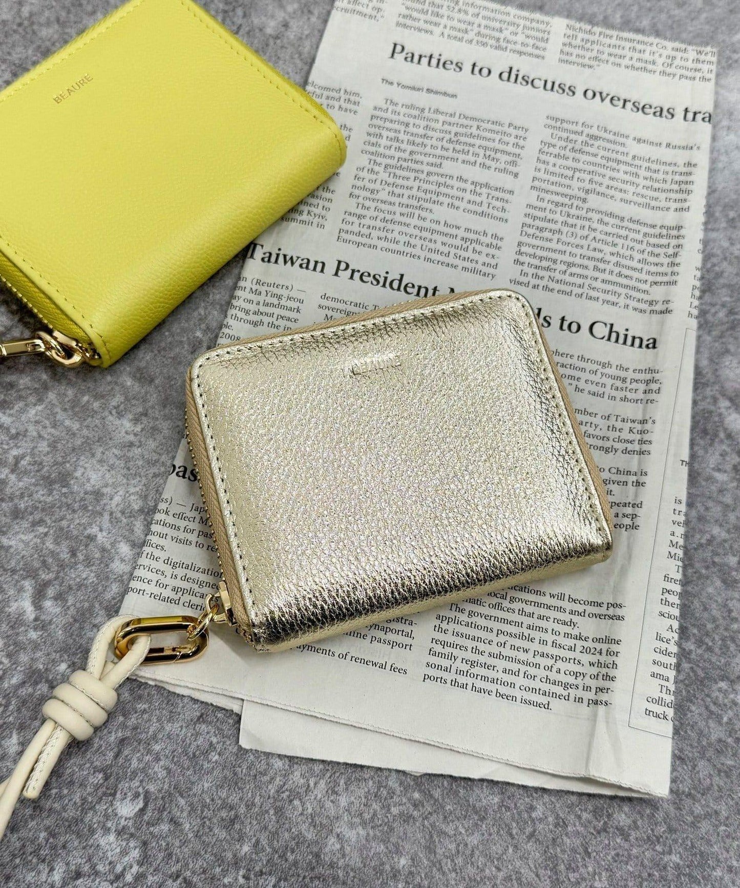 【BEAURE/ビュレ】皮革肩帶錢包 M