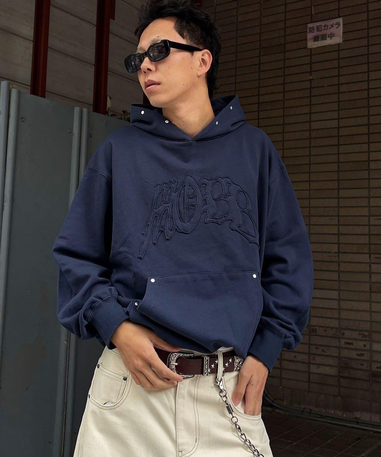 MOBB鉚釘套頭連帽衛衣