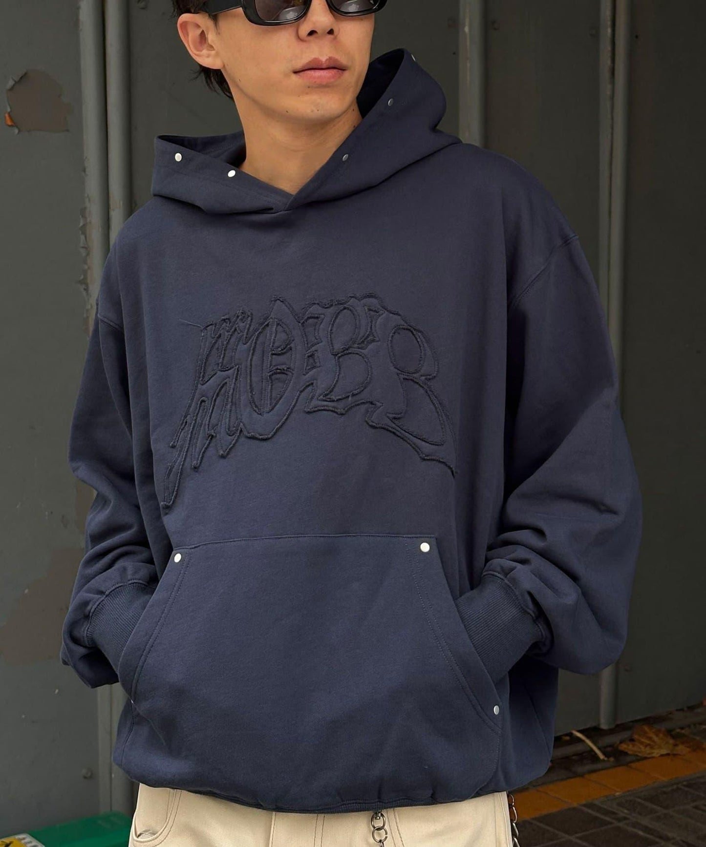 MOBB鉚釘套頭連帽衛衣