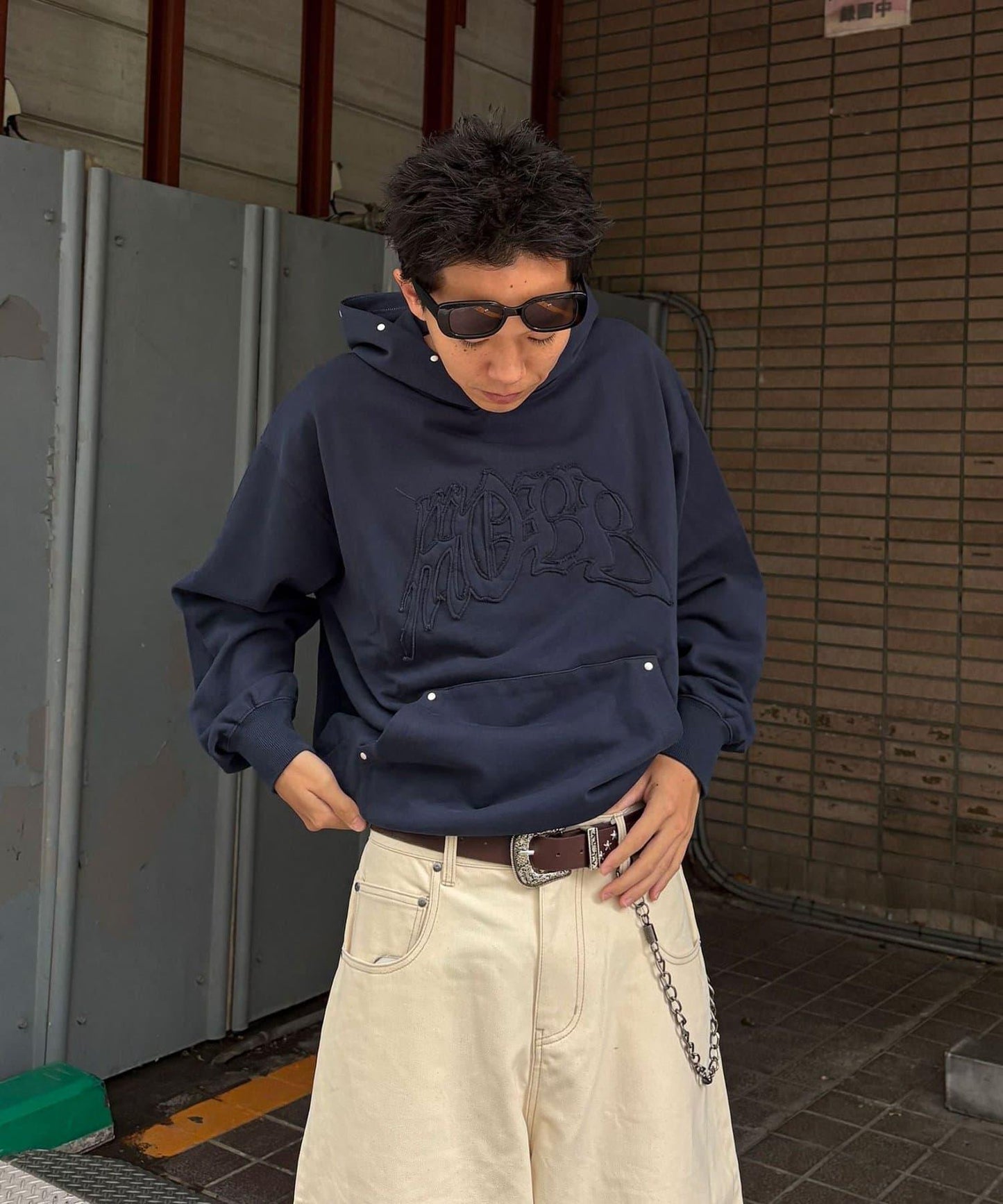 MOBB鉚釘套頭連帽衛衣