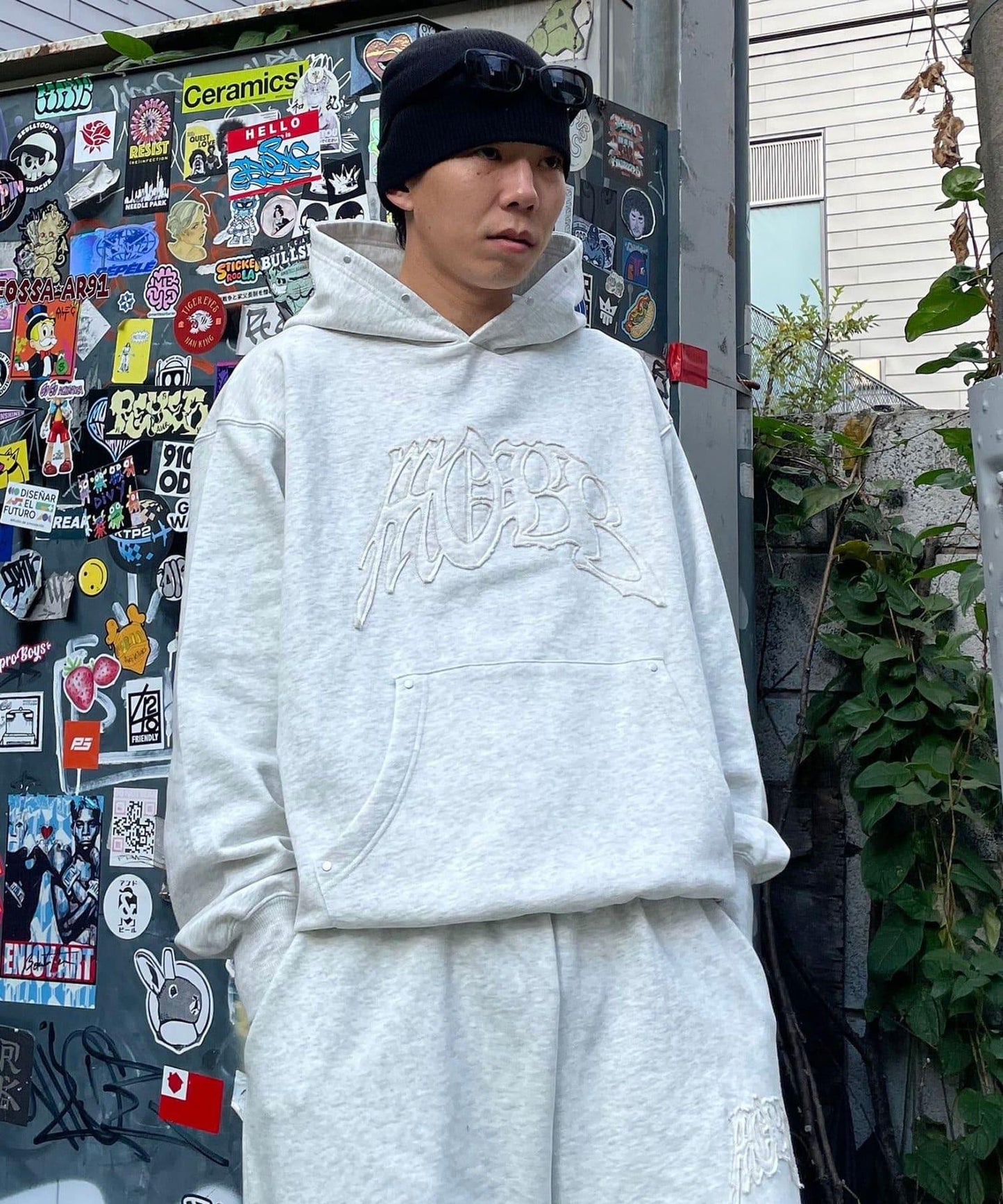 MOBB鉚釘套頭連帽衛衣