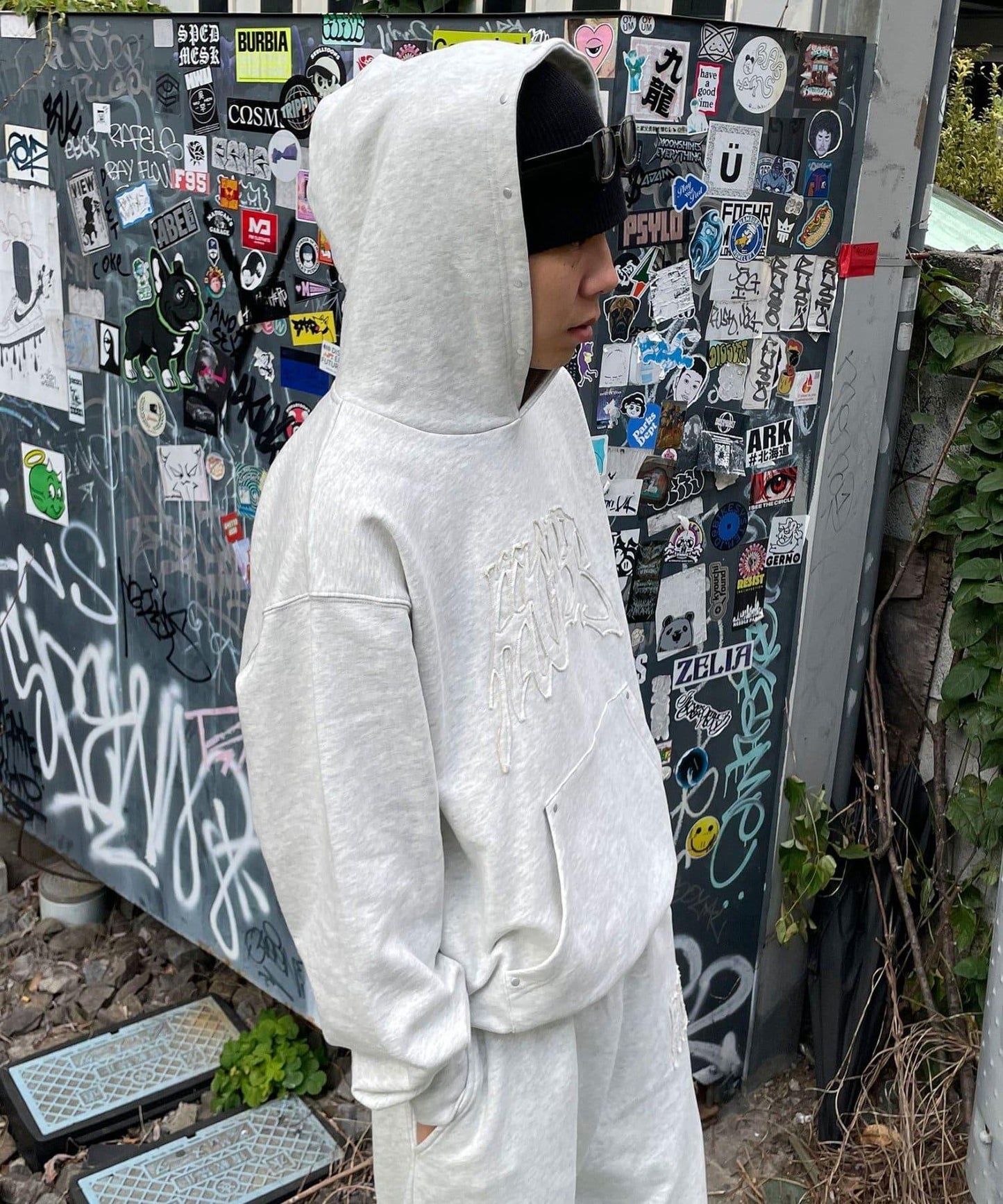 MOBB鉚釘套頭連帽衛衣