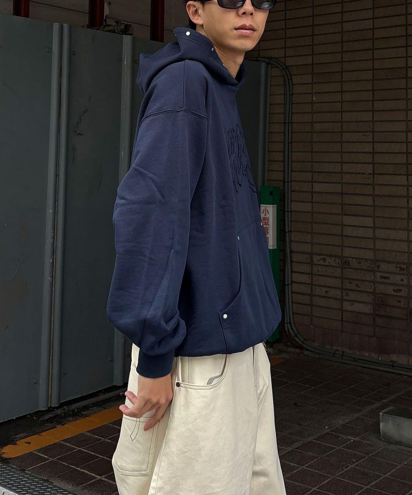 MOBB鉚釘套頭連帽衛衣