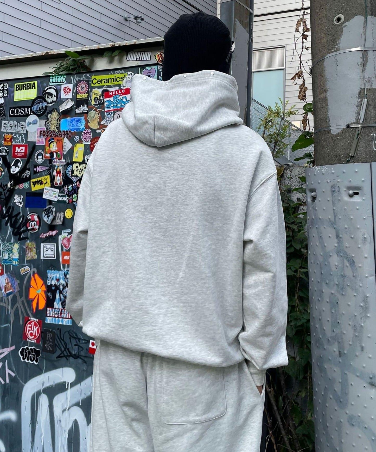 MOBB鉚釘套頭連帽衛衣