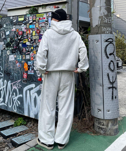 MOBB鉚釘套頭連帽衛衣