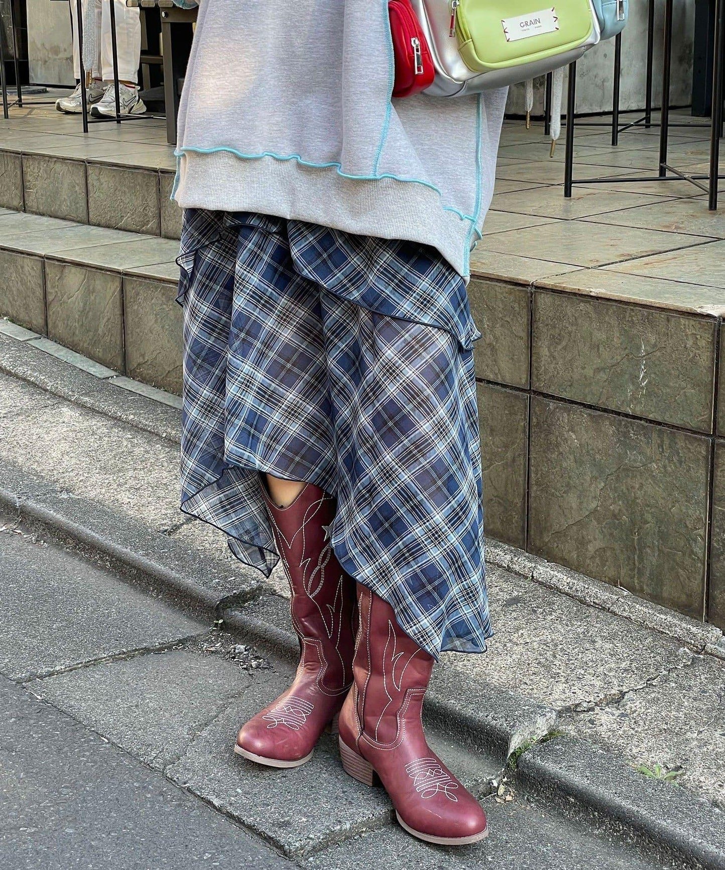 不對稱下襬混合圖案中長裙