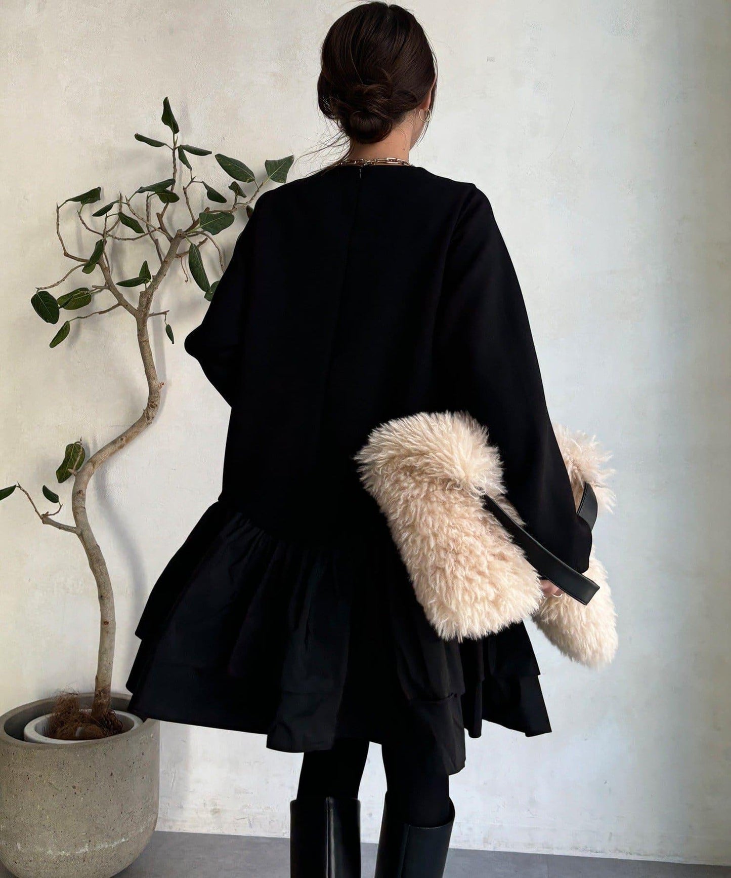 下襬荷葉邊拼接異材質迷你連衣裙