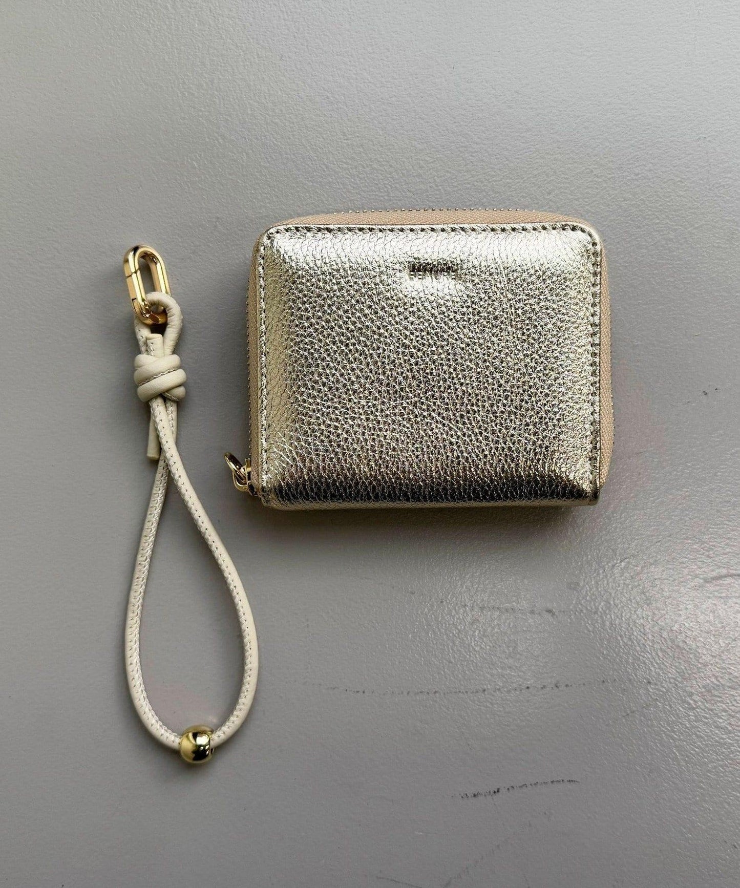 【BEAURE/ビュレ】皮革肩帶錢包 M