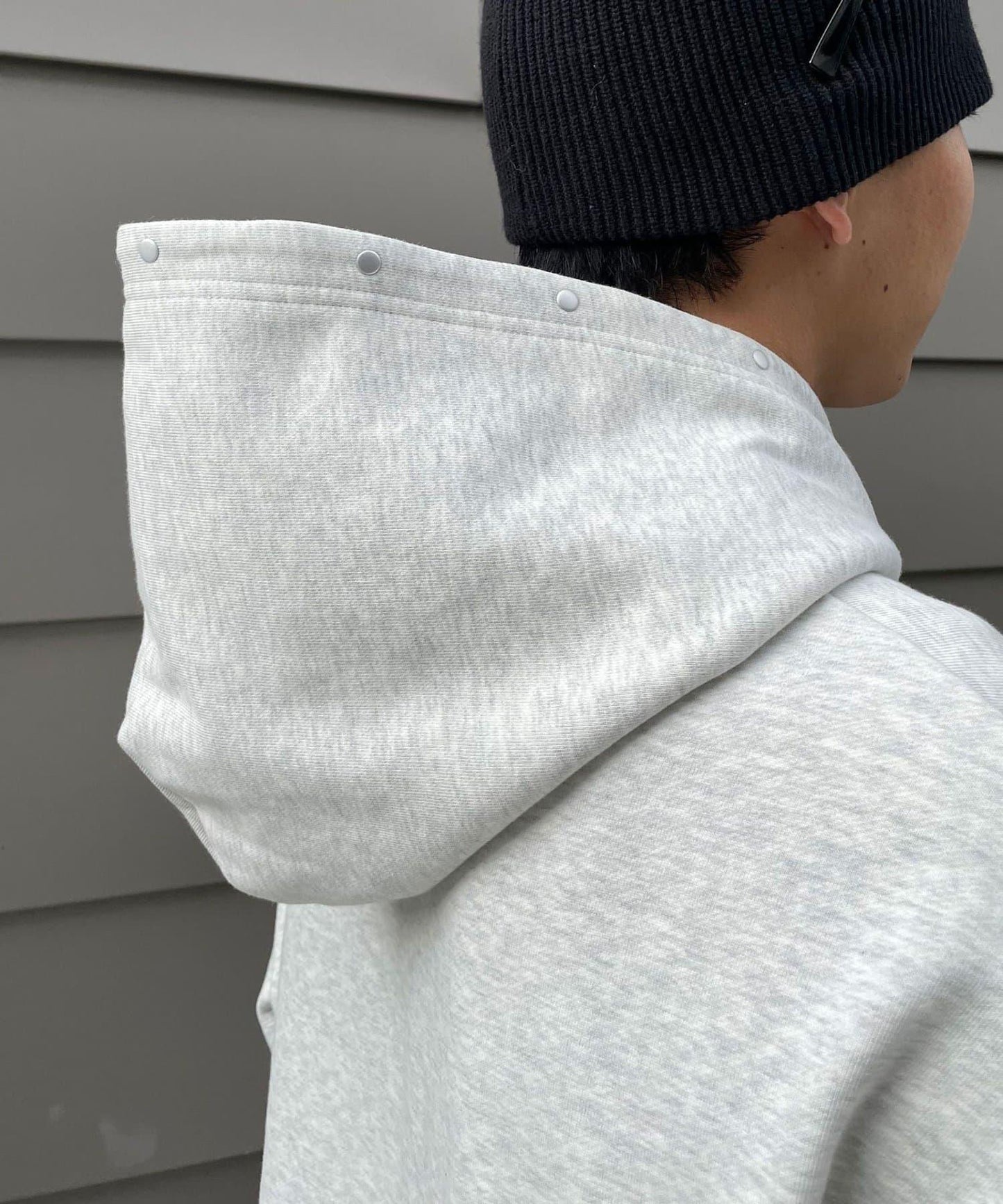 MOBB鉚釘套頭連帽衛衣