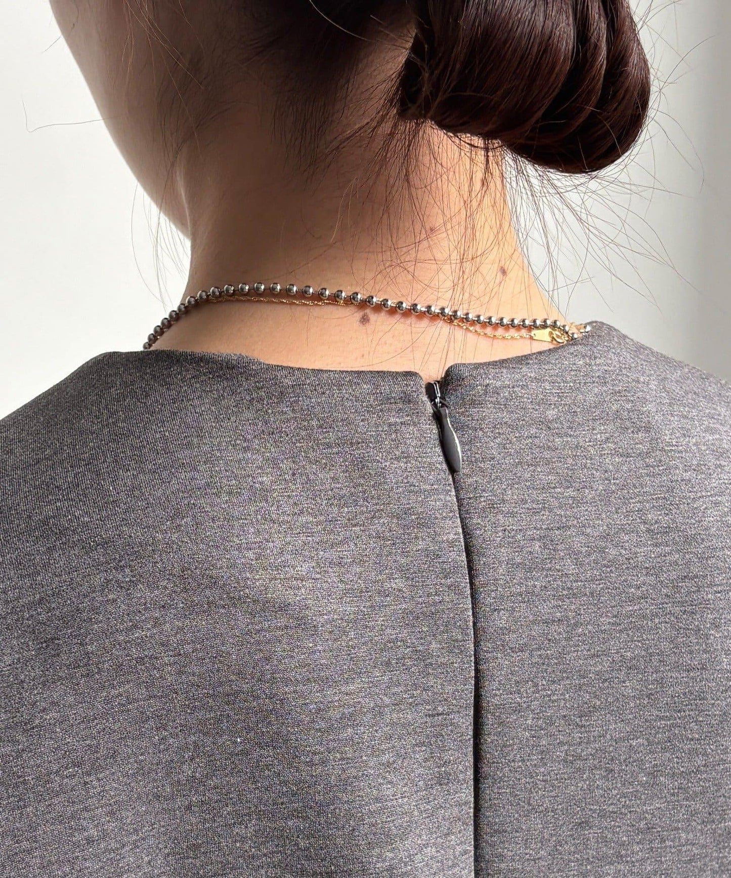 下襬荷葉邊拼接異材質迷你連衣裙