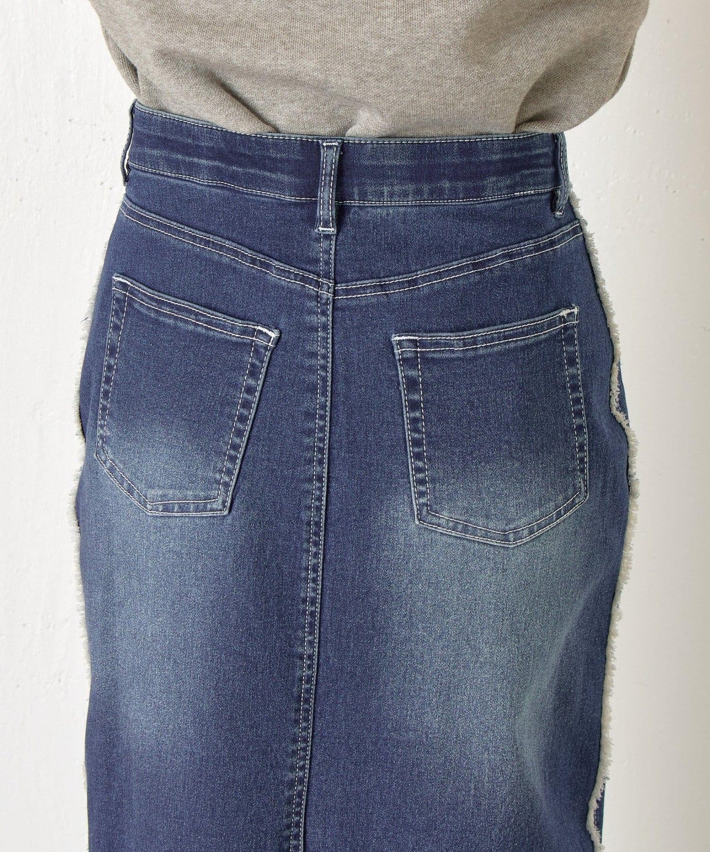 側邊流蘇牛仔半身裙