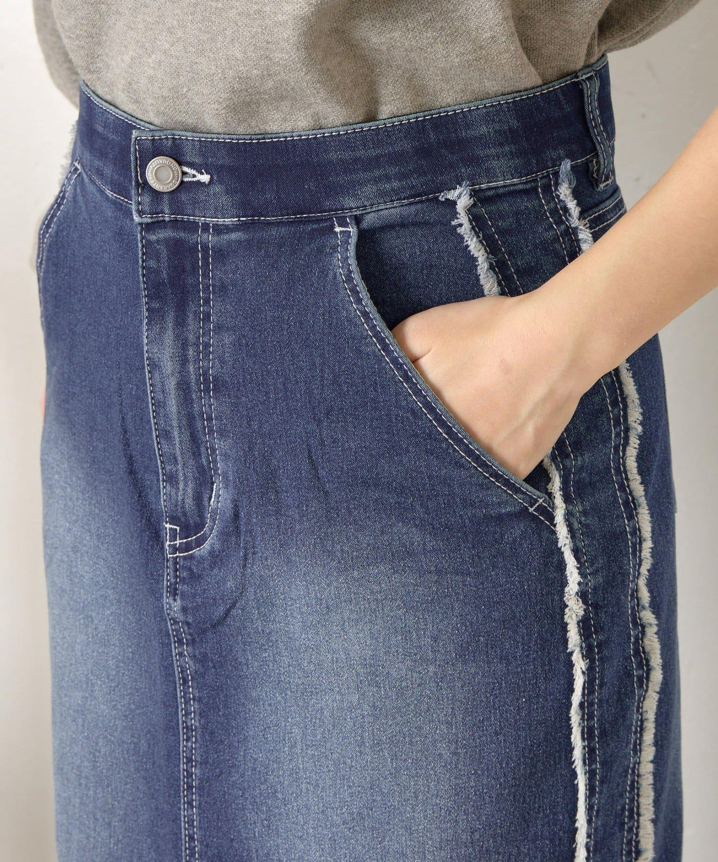 側邊流蘇牛仔半身裙