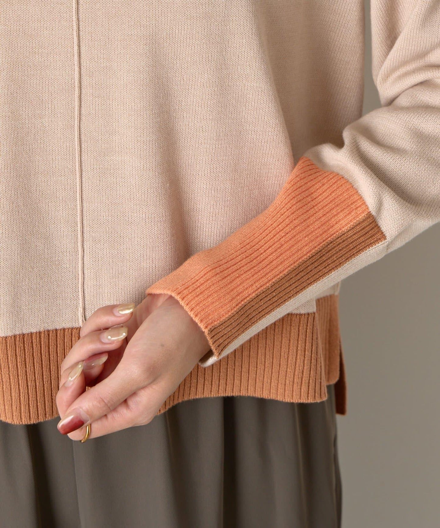 三色拼接針織衫