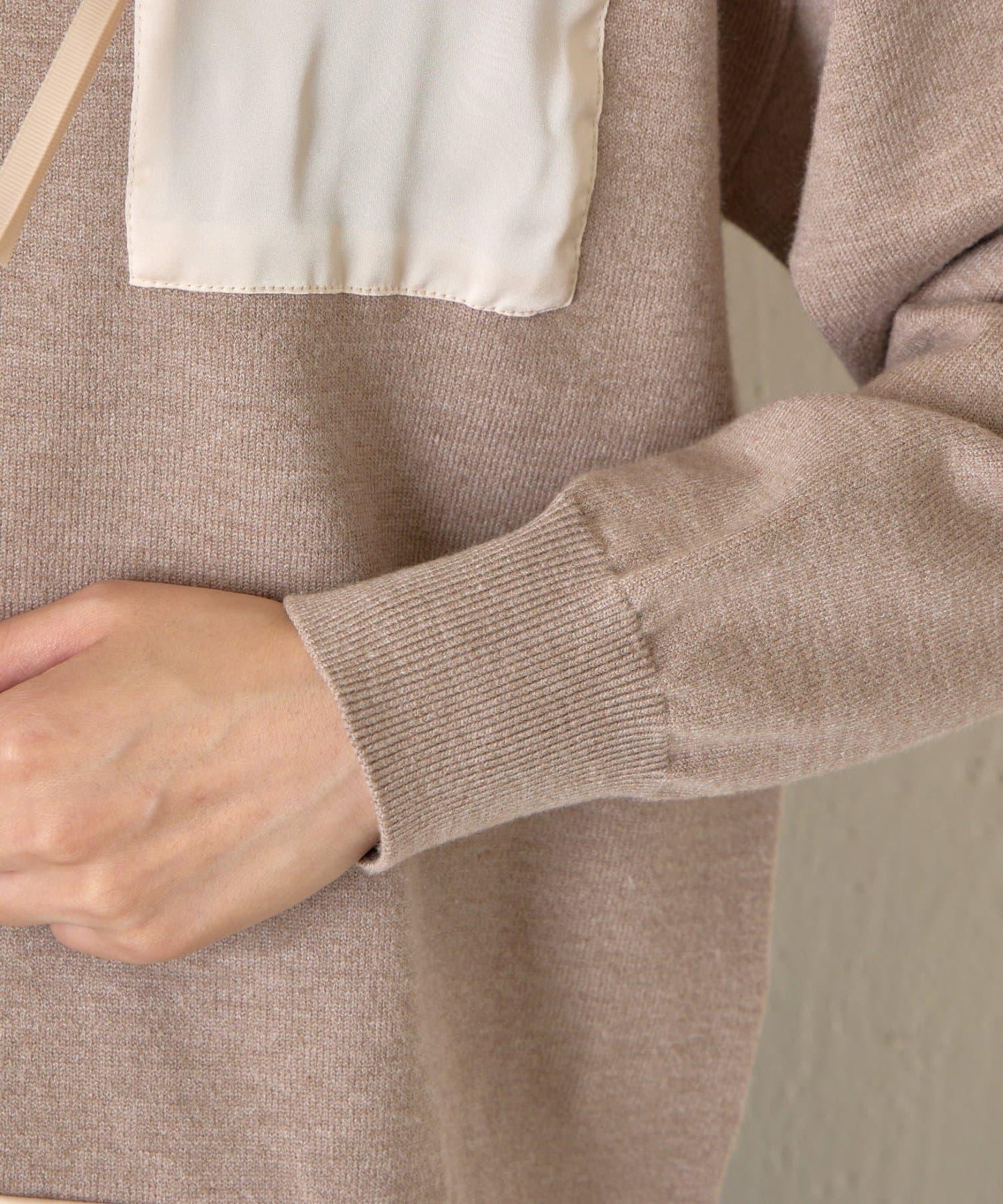 口袋拼色緞面針織衫