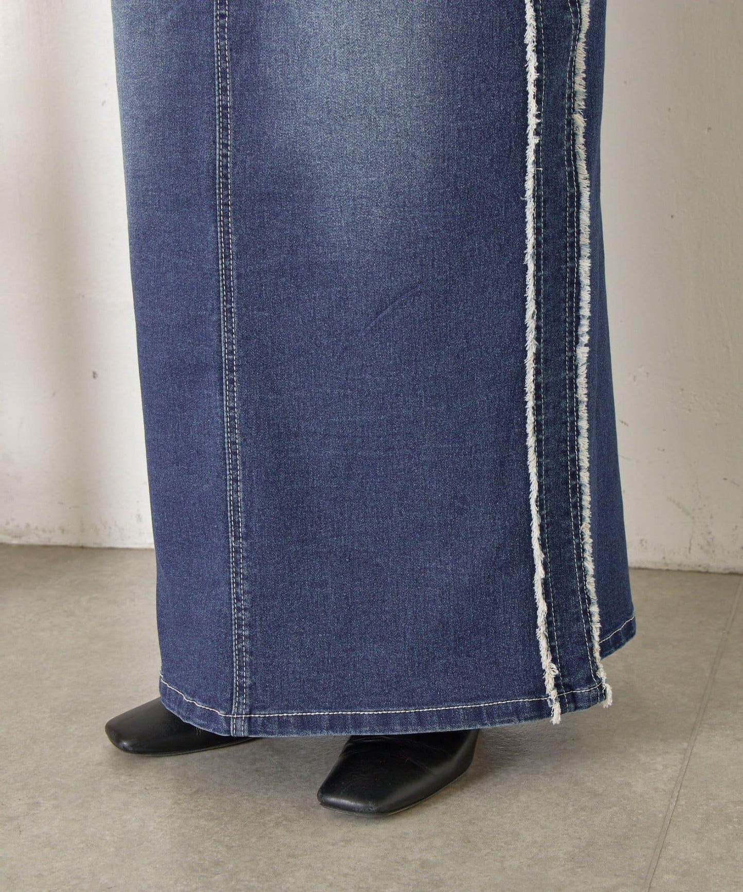 側邊流蘇牛仔半身裙