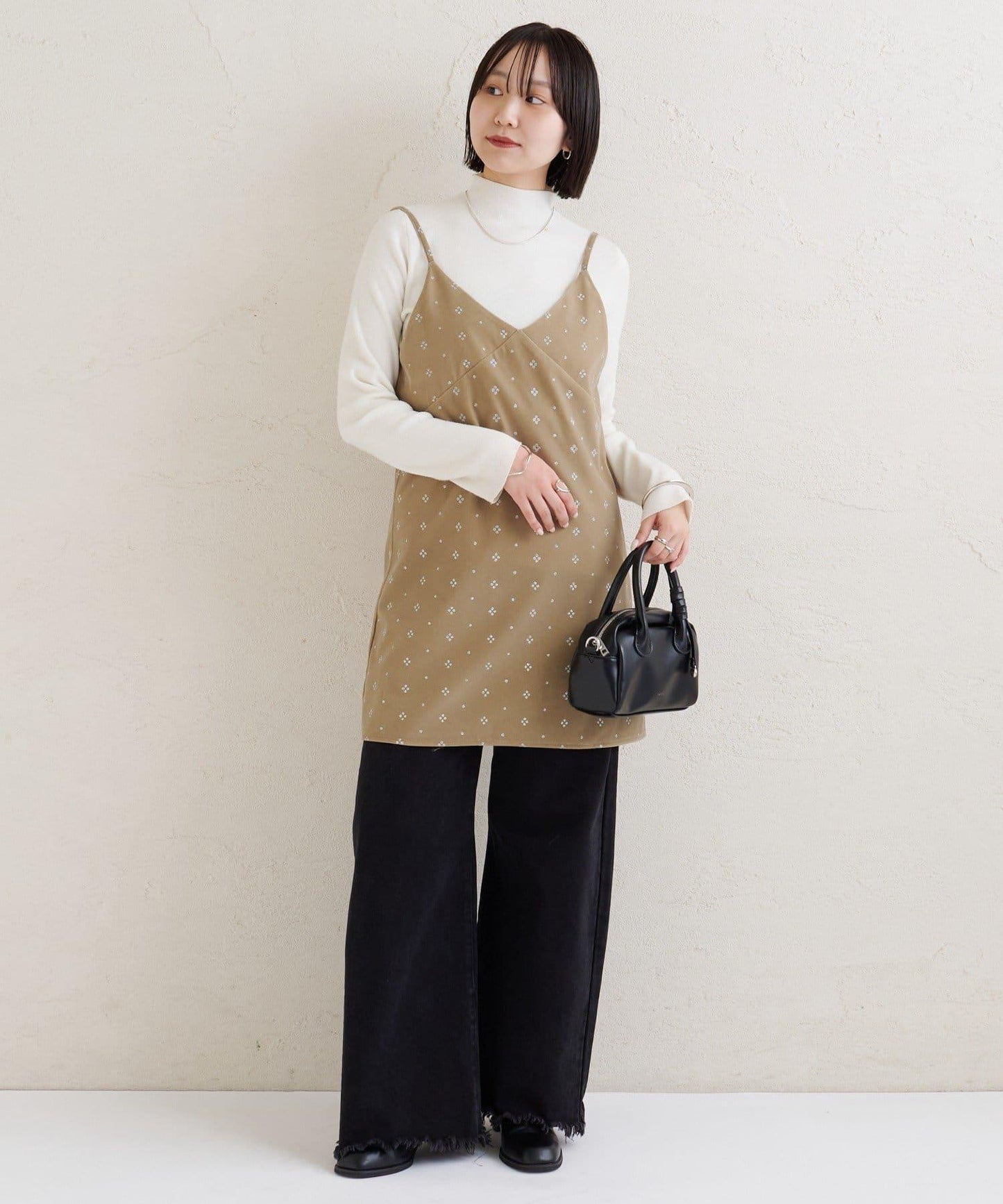 亮面天鵝絨迷你吊帶連衣裙