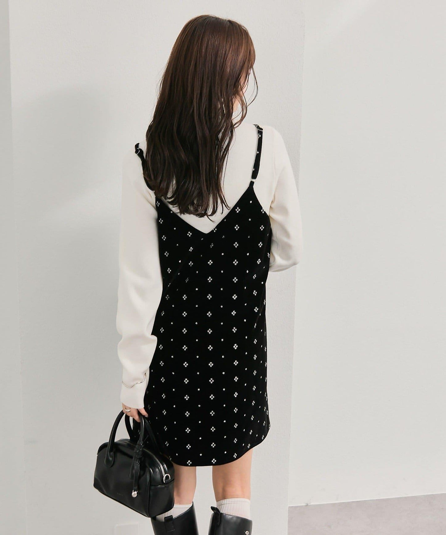 亮面天鵝絨迷你吊帶連衣裙