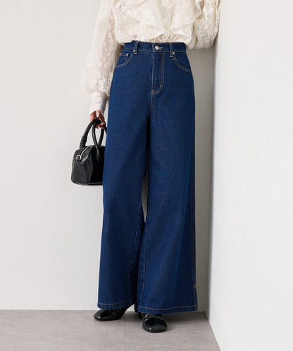下襬開叉喇叭牛仔褲