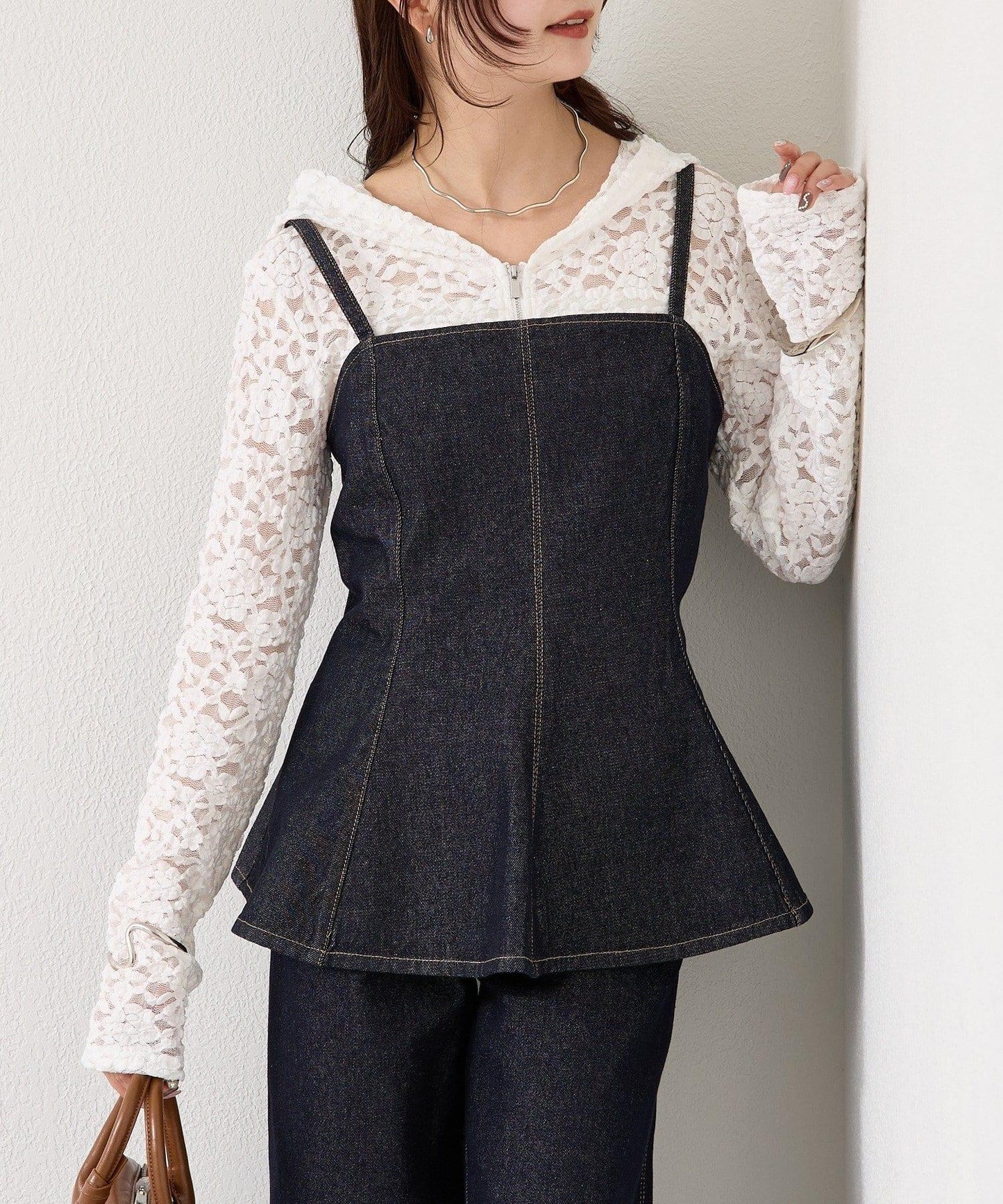 荷葉邊牛仔吊帶上衣