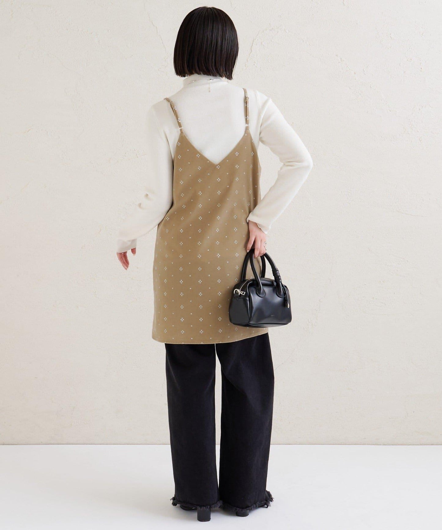 亮面天鵝絨迷你吊帶連衣裙