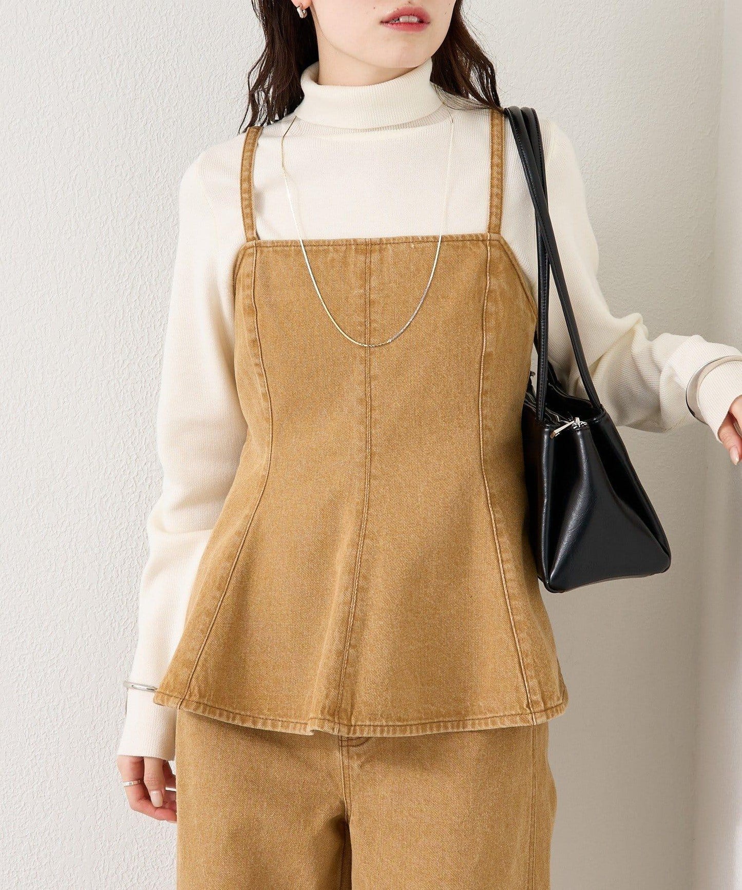 荷葉邊牛仔吊帶上衣