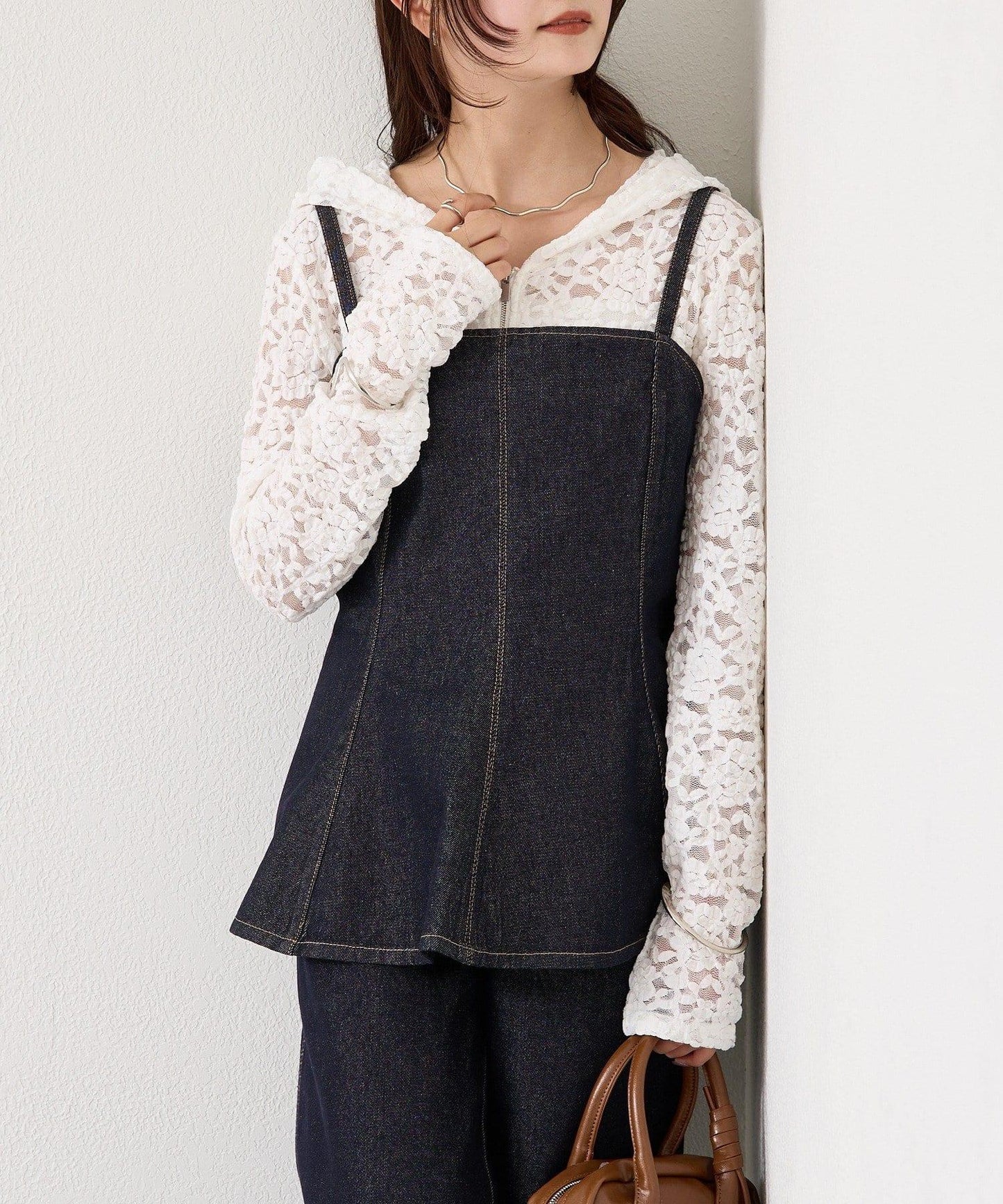 荷葉邊牛仔吊帶上衣