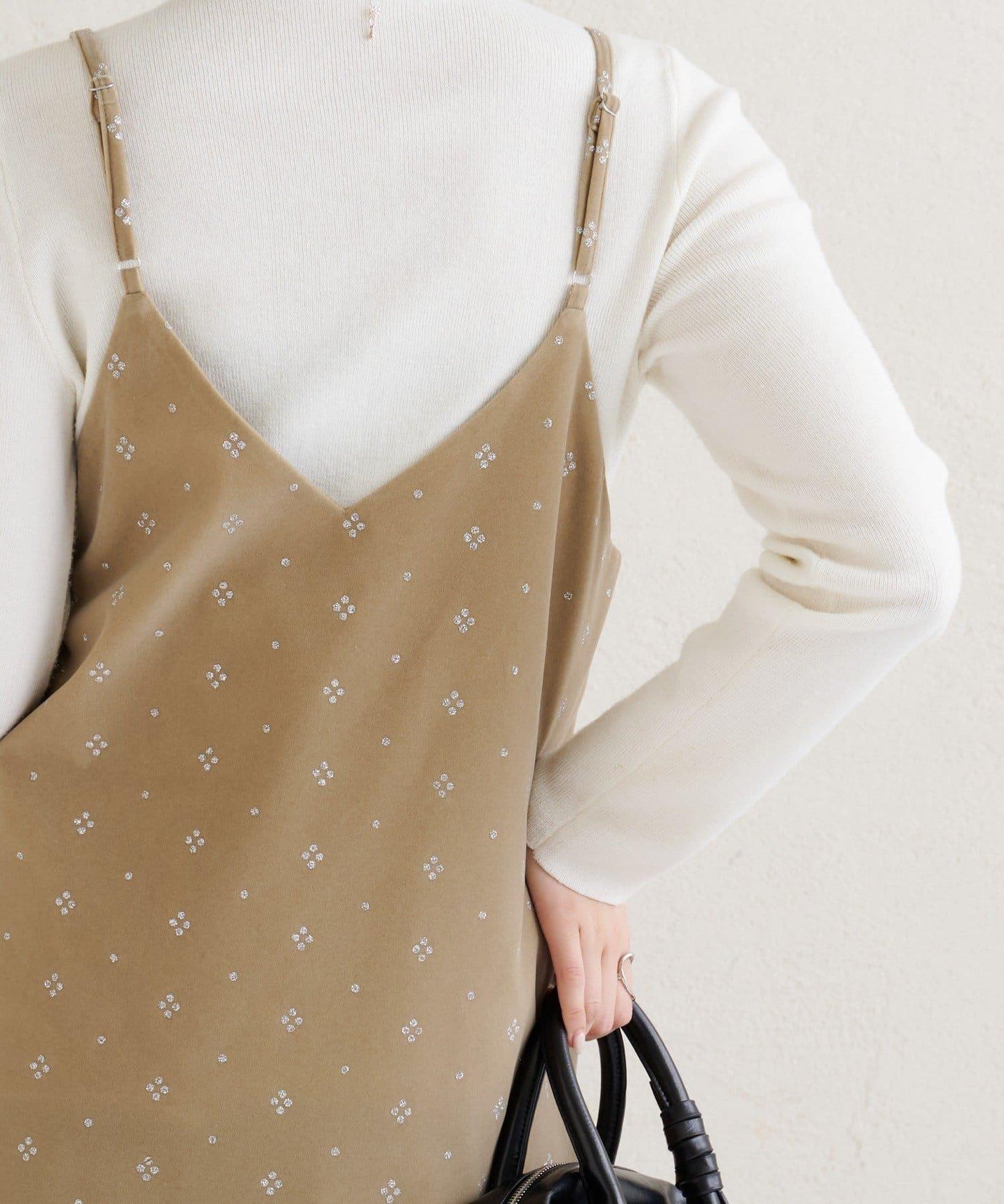 亮面天鵝絨迷你吊帶連衣裙