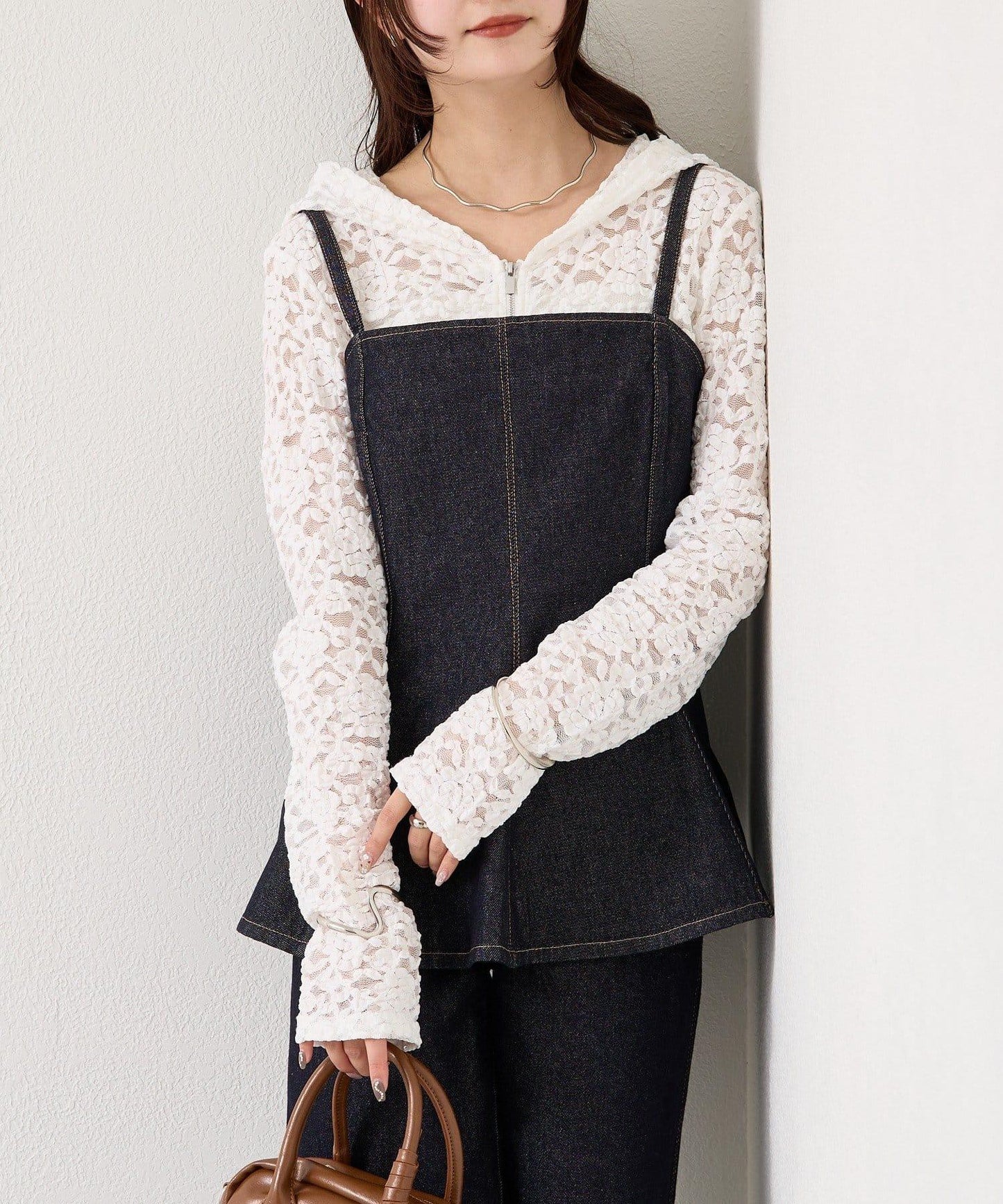 荷葉邊牛仔吊帶上衣