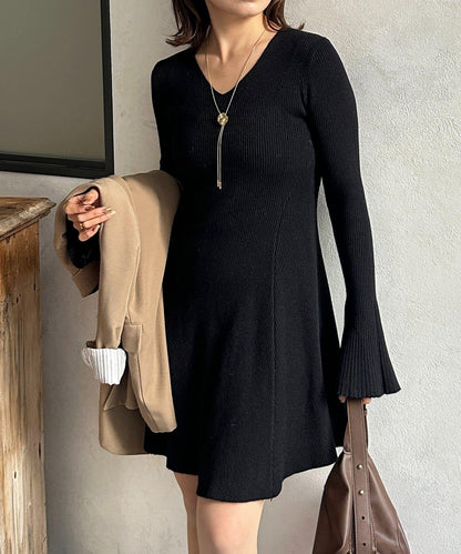 喇叭袖羅紋針織長款連衣裙