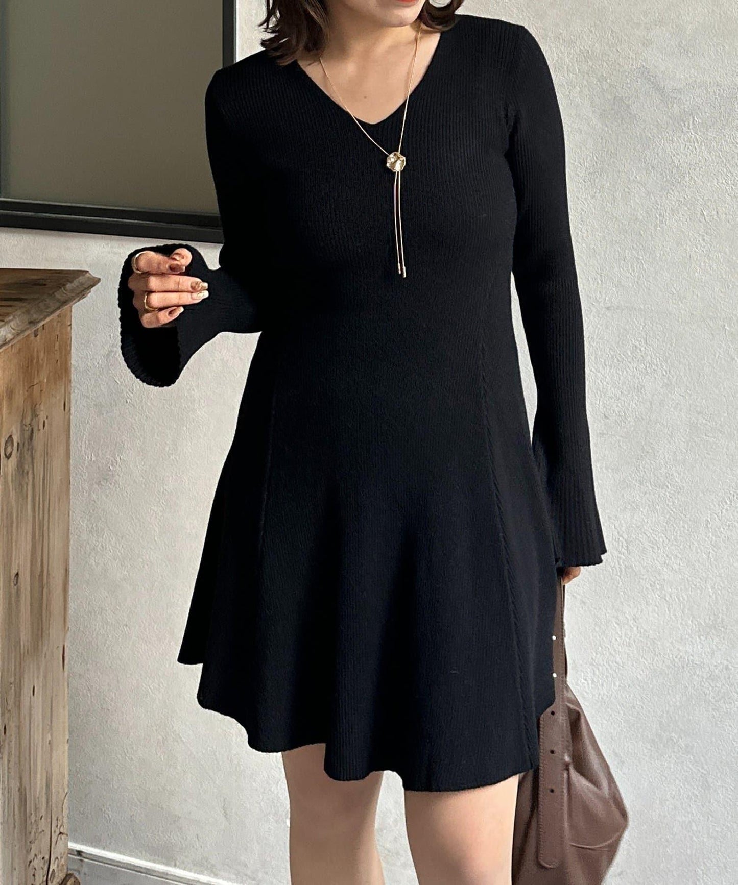 喇叭袖羅紋針織長款連衣裙