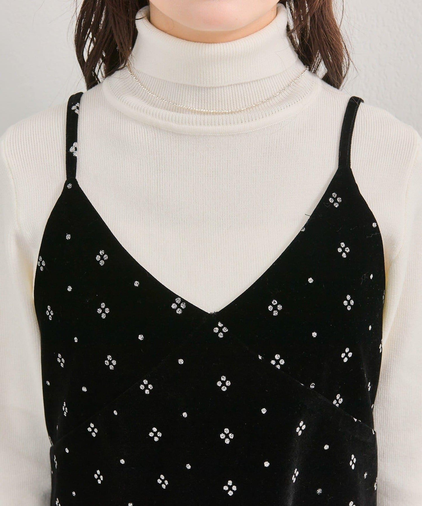 亮面天鵝絨迷你吊帶連衣裙