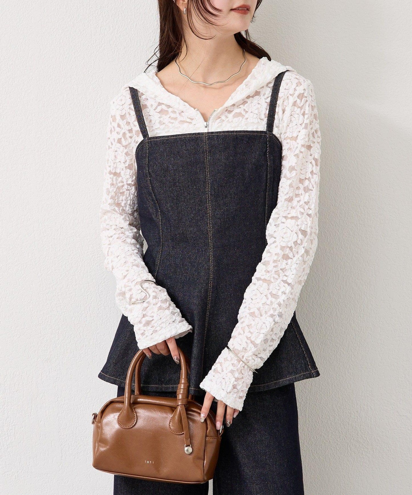 荷葉邊牛仔吊帶上衣