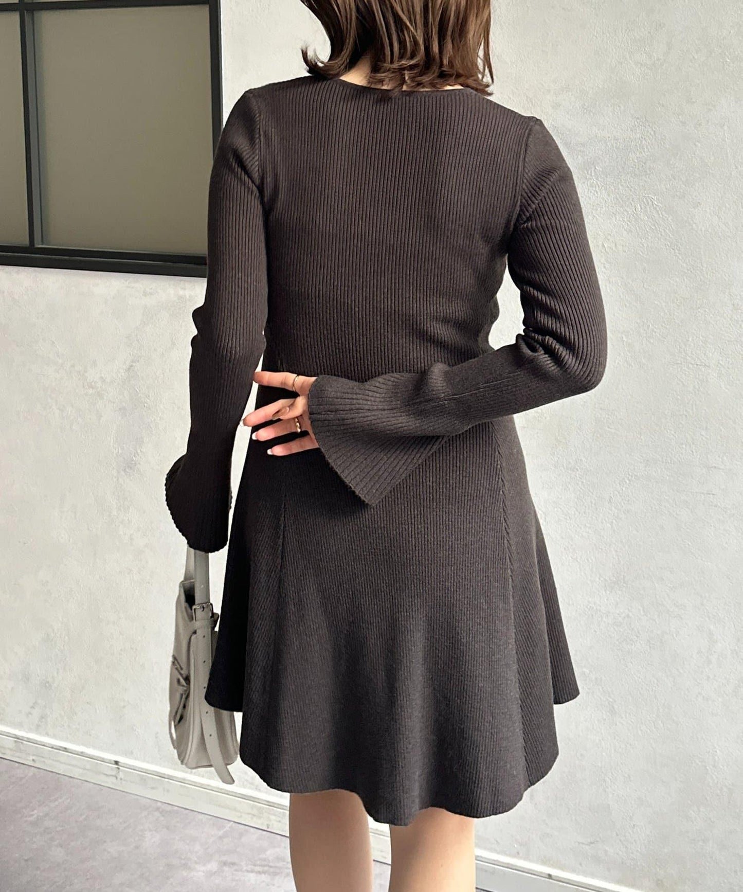 喇叭袖羅紋針織長款連衣裙